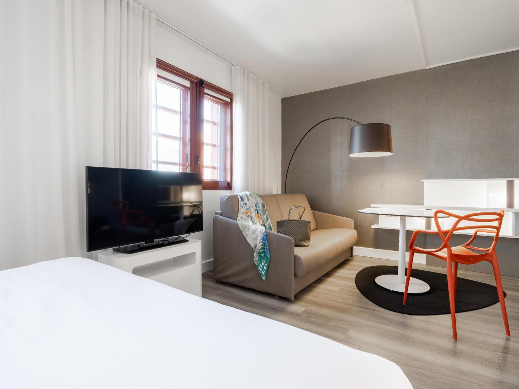 Superior Suite One Double Bed One Single Bed