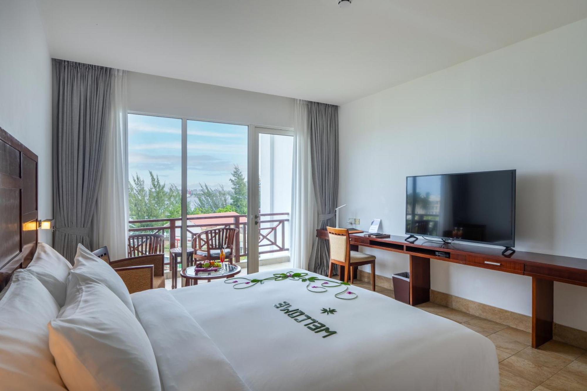 Deluxe Seaview King