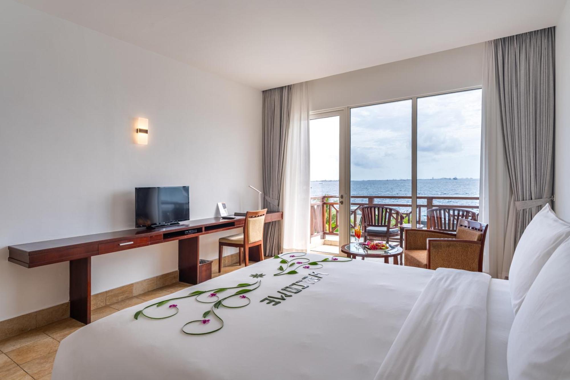 Deluxe Seaview King