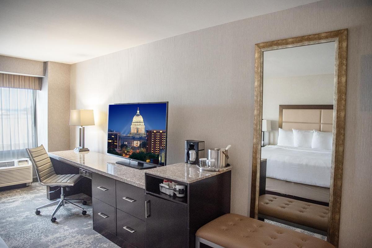 Premier Double Queen Room