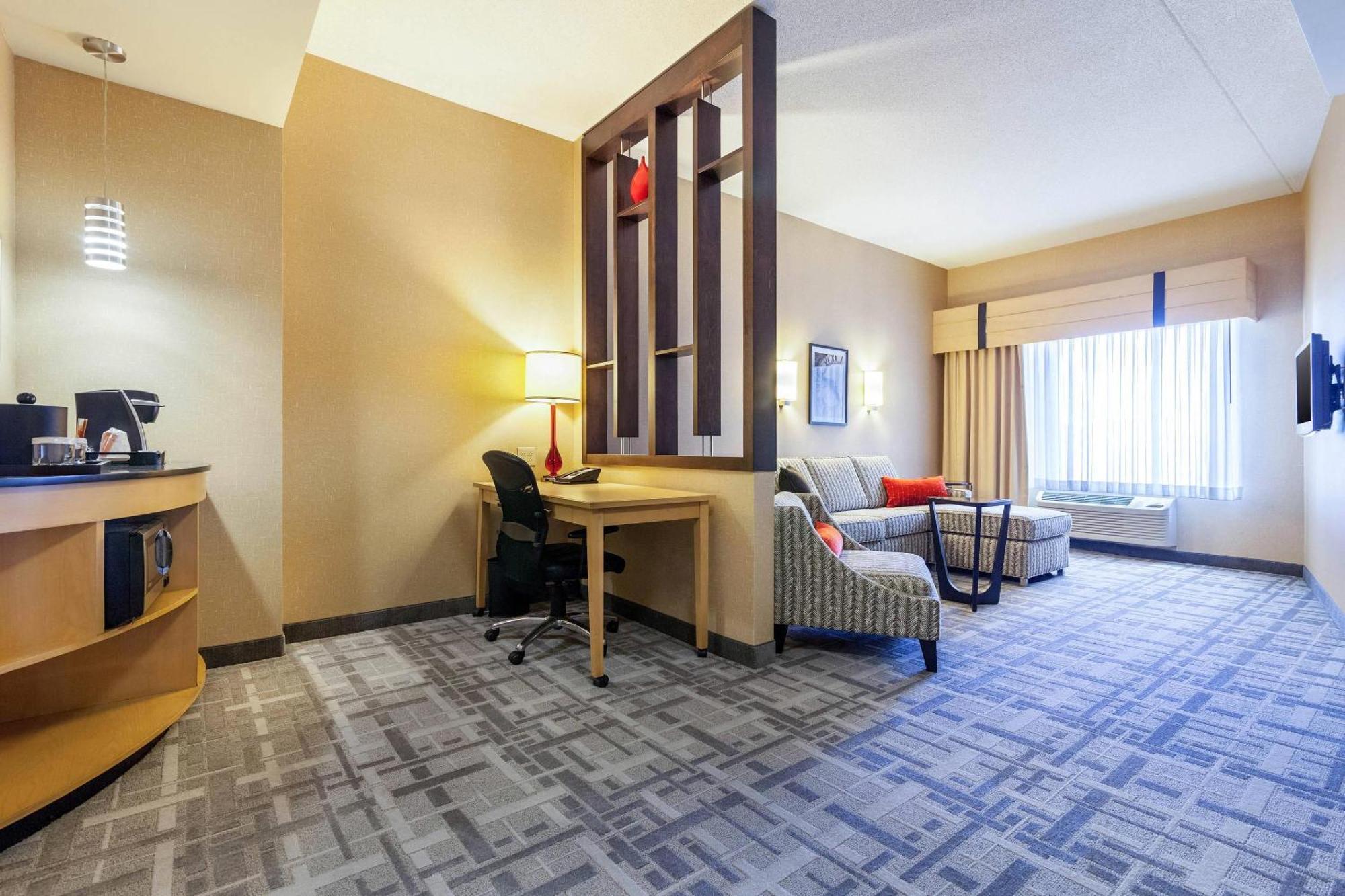 King Room Accessible or Non-Smoking