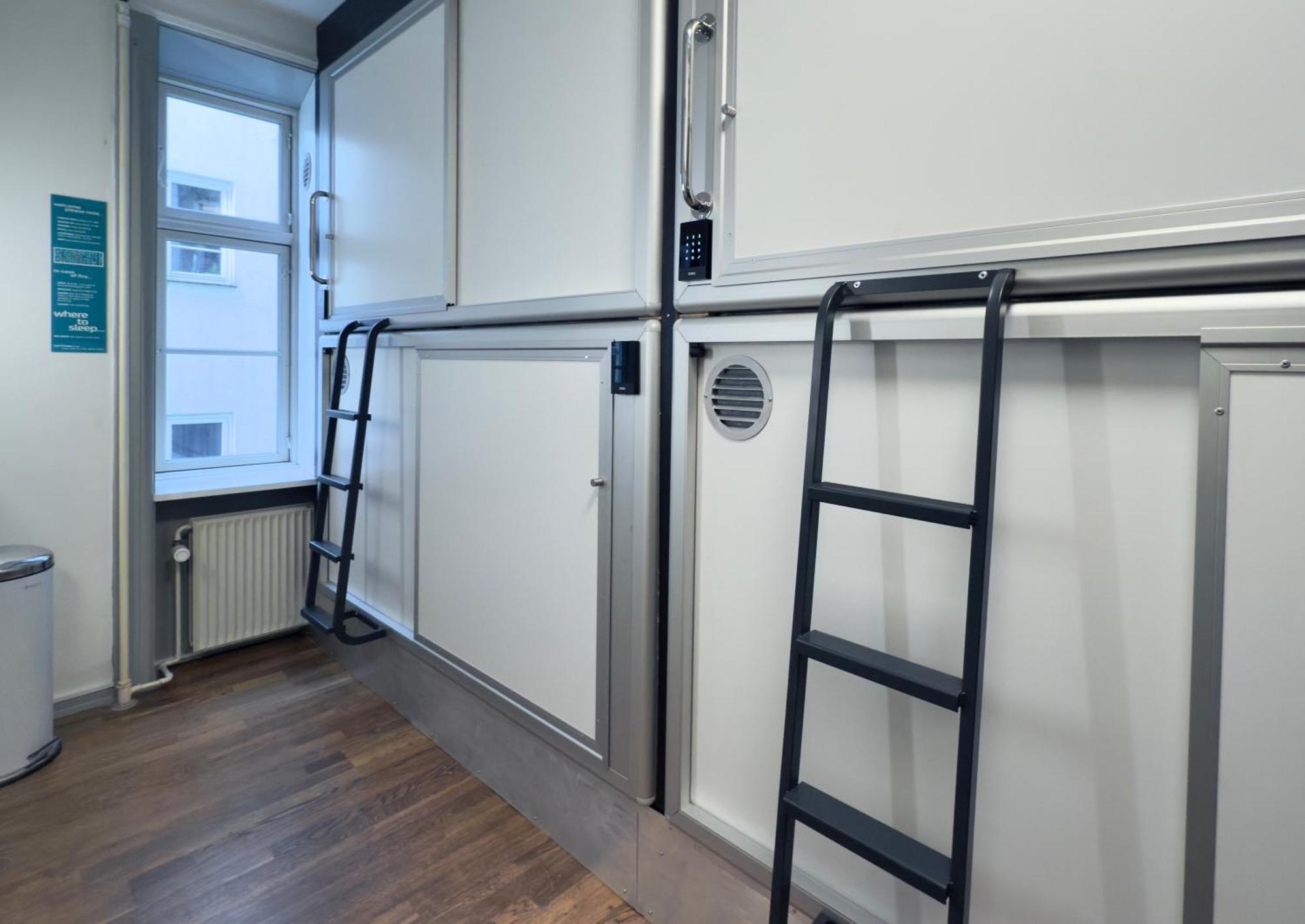 Bed 4-Bed Mixed Dormitory Room