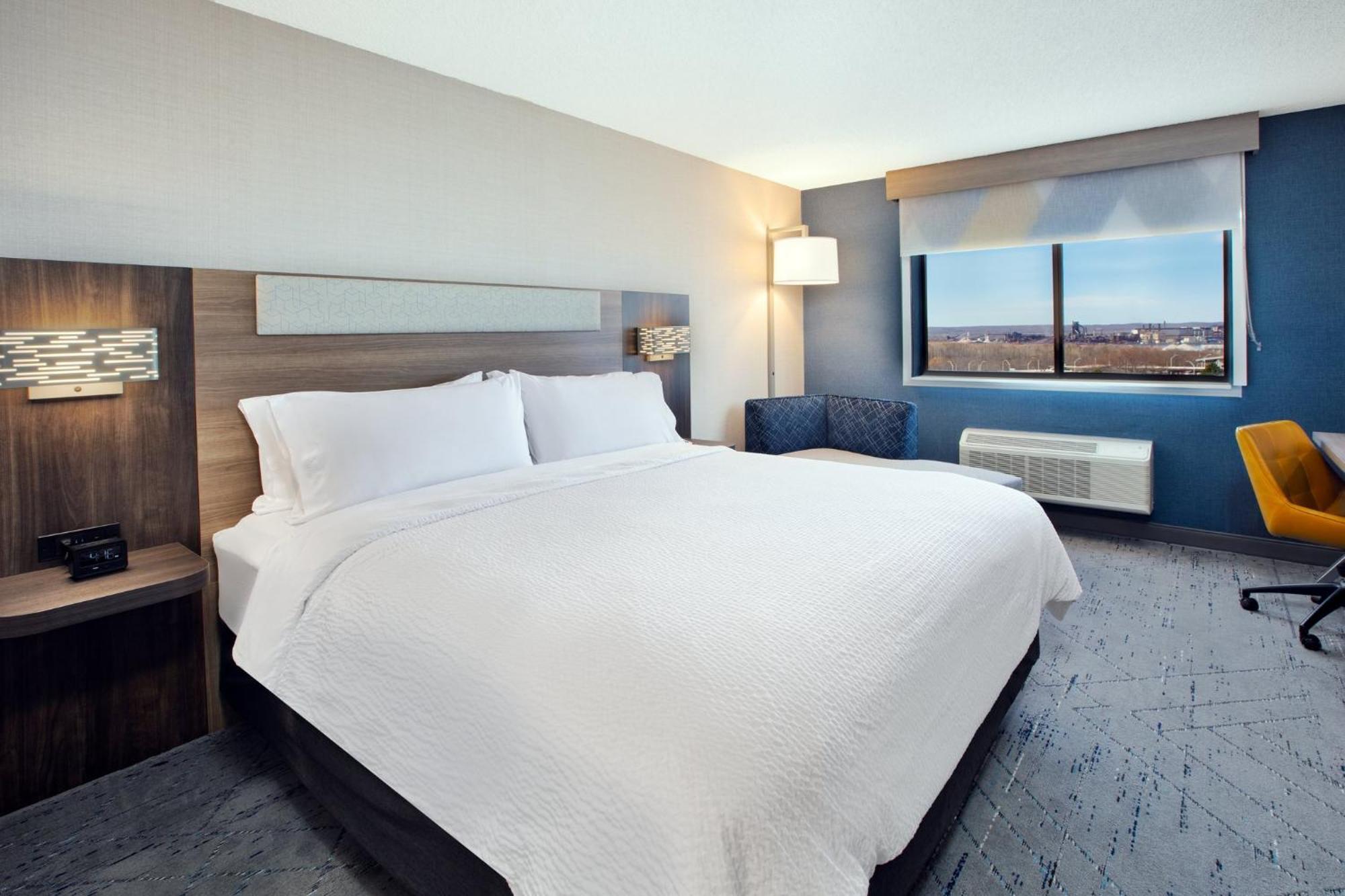 Standard King Room River View