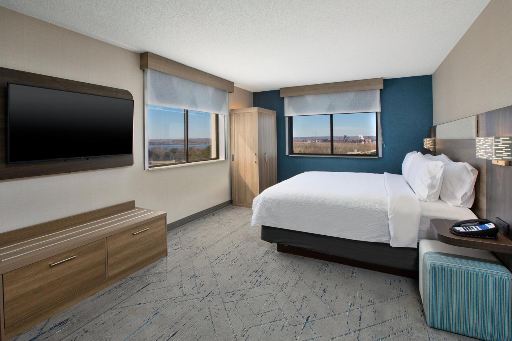 One-Bedroom Suite River View