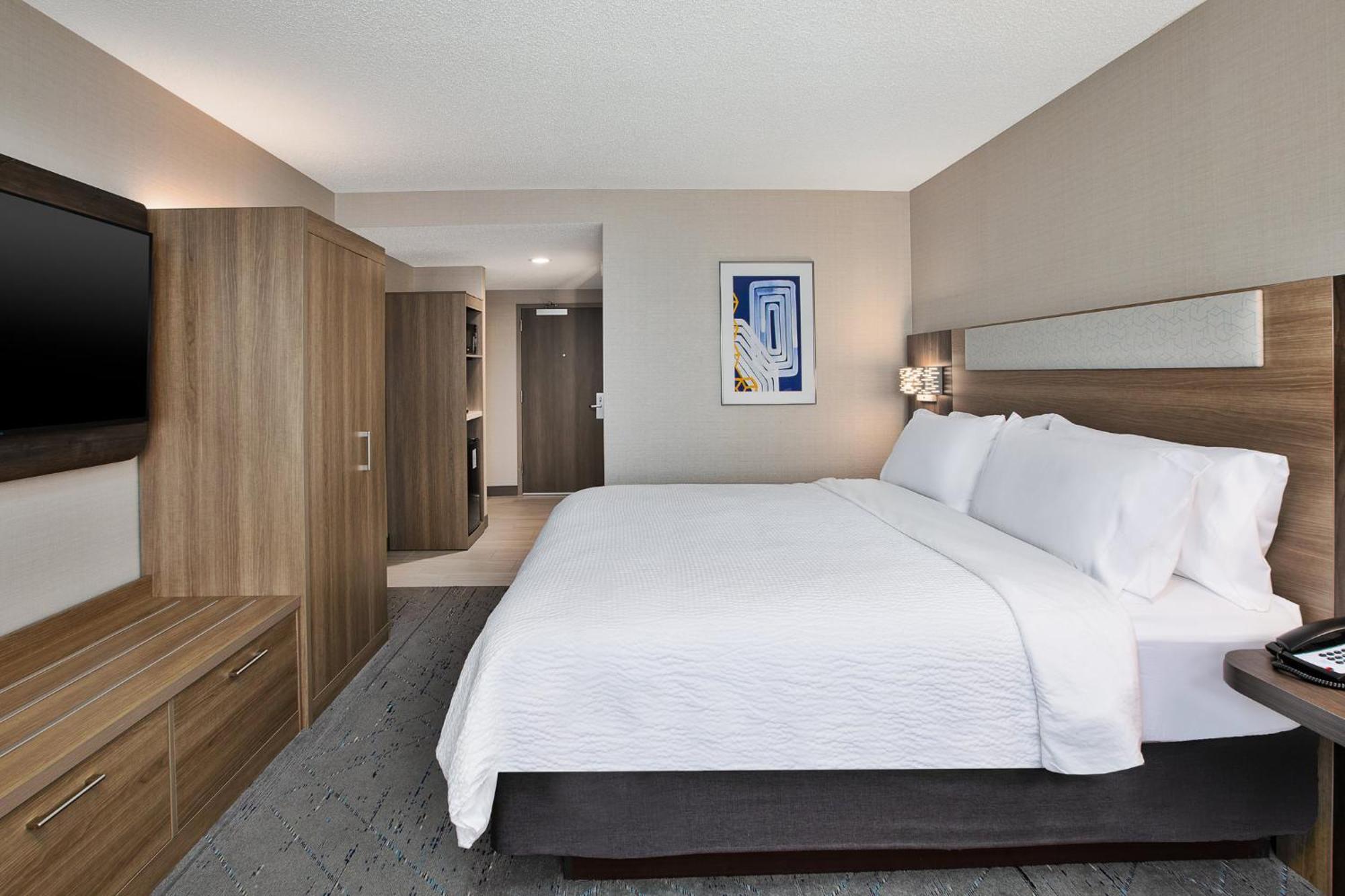 Standard King Room River View