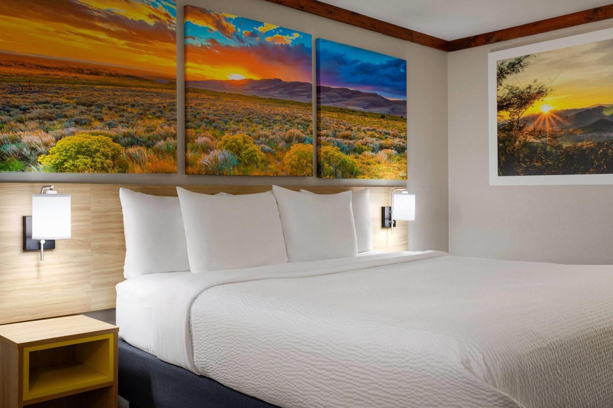 Studio Suite 1 King Bed Non-Smoking