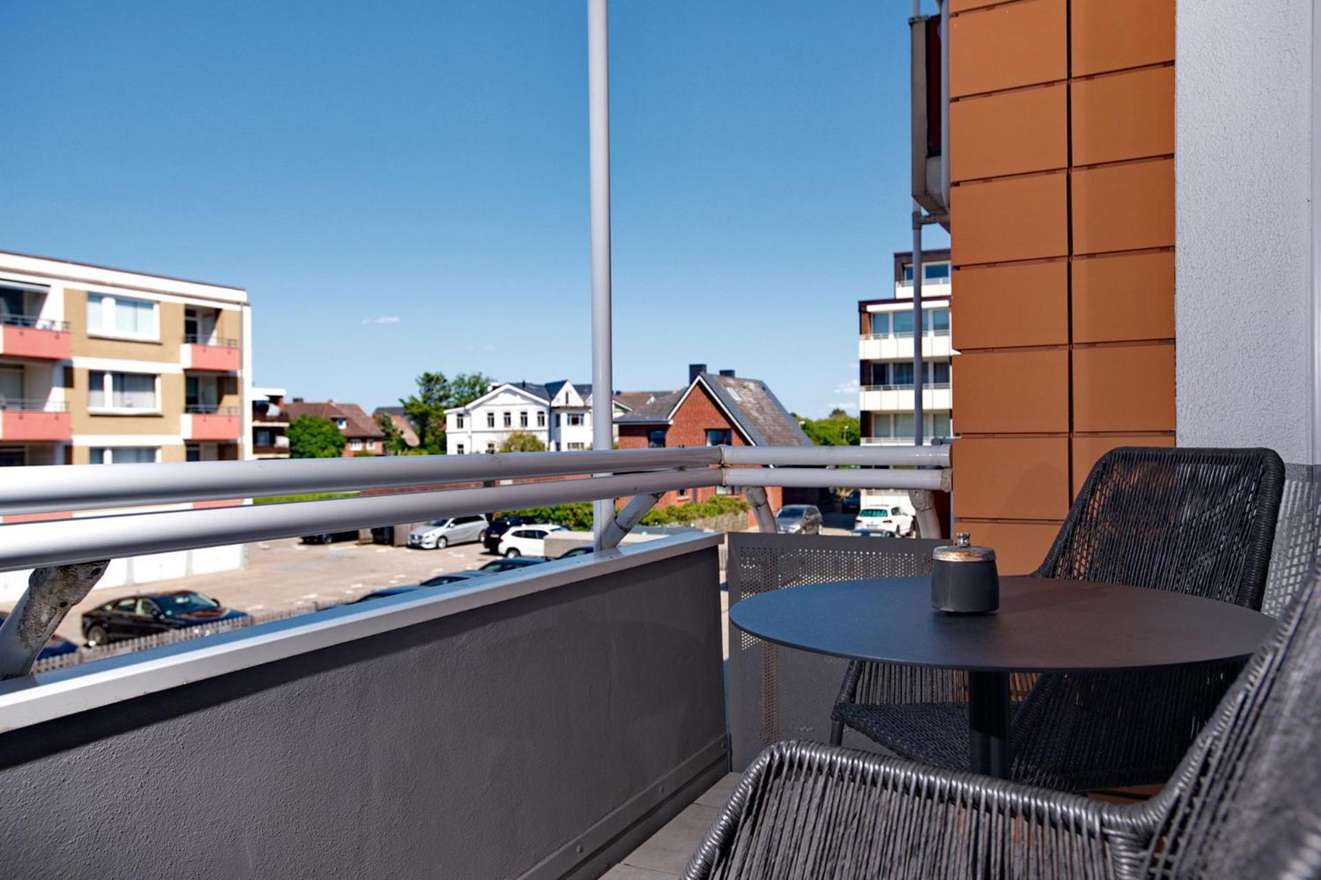 Premium Studio Balcony Courtyard View