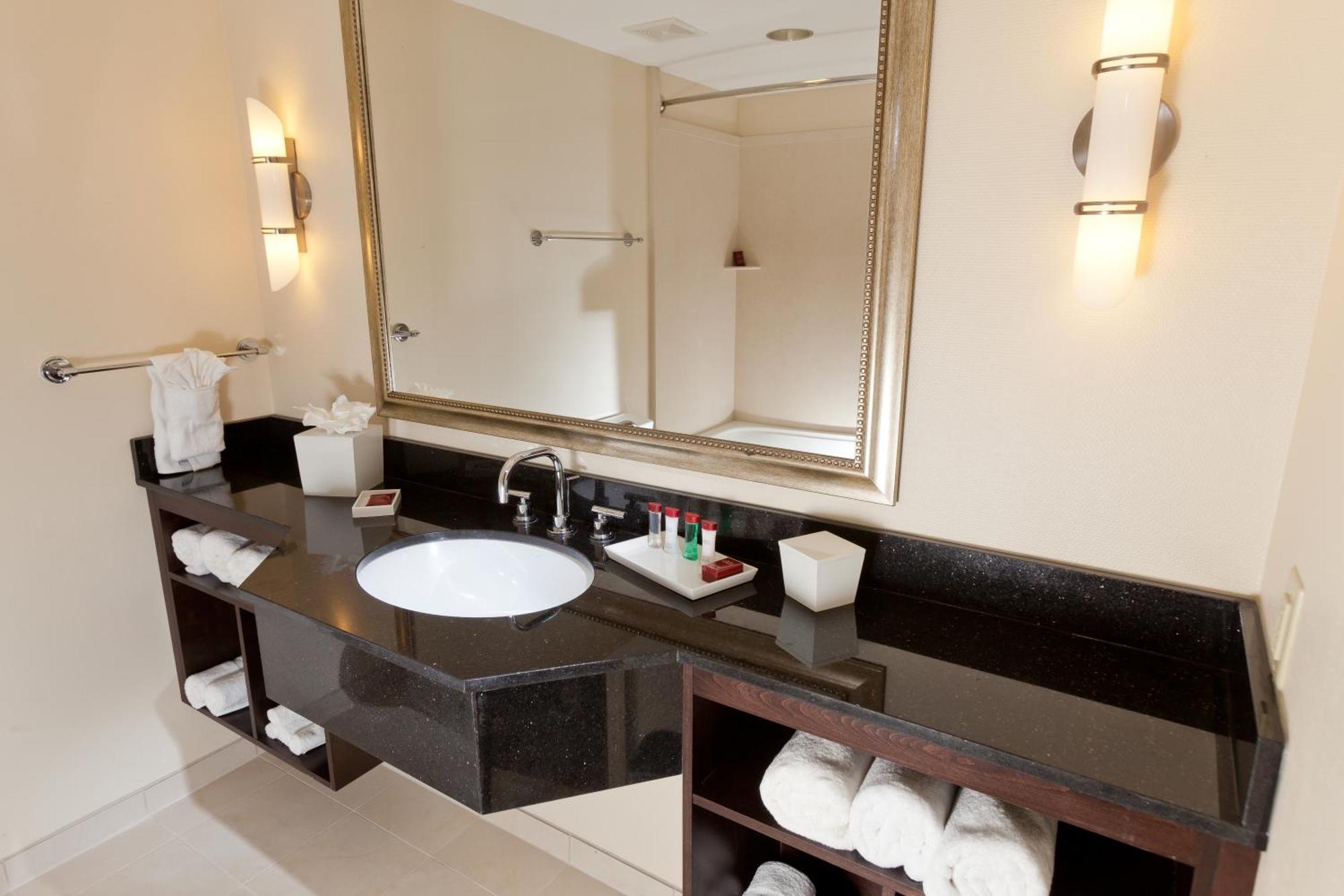 Luxury One-Bedroom Suite Two Queen Beds City View No Resort Fee