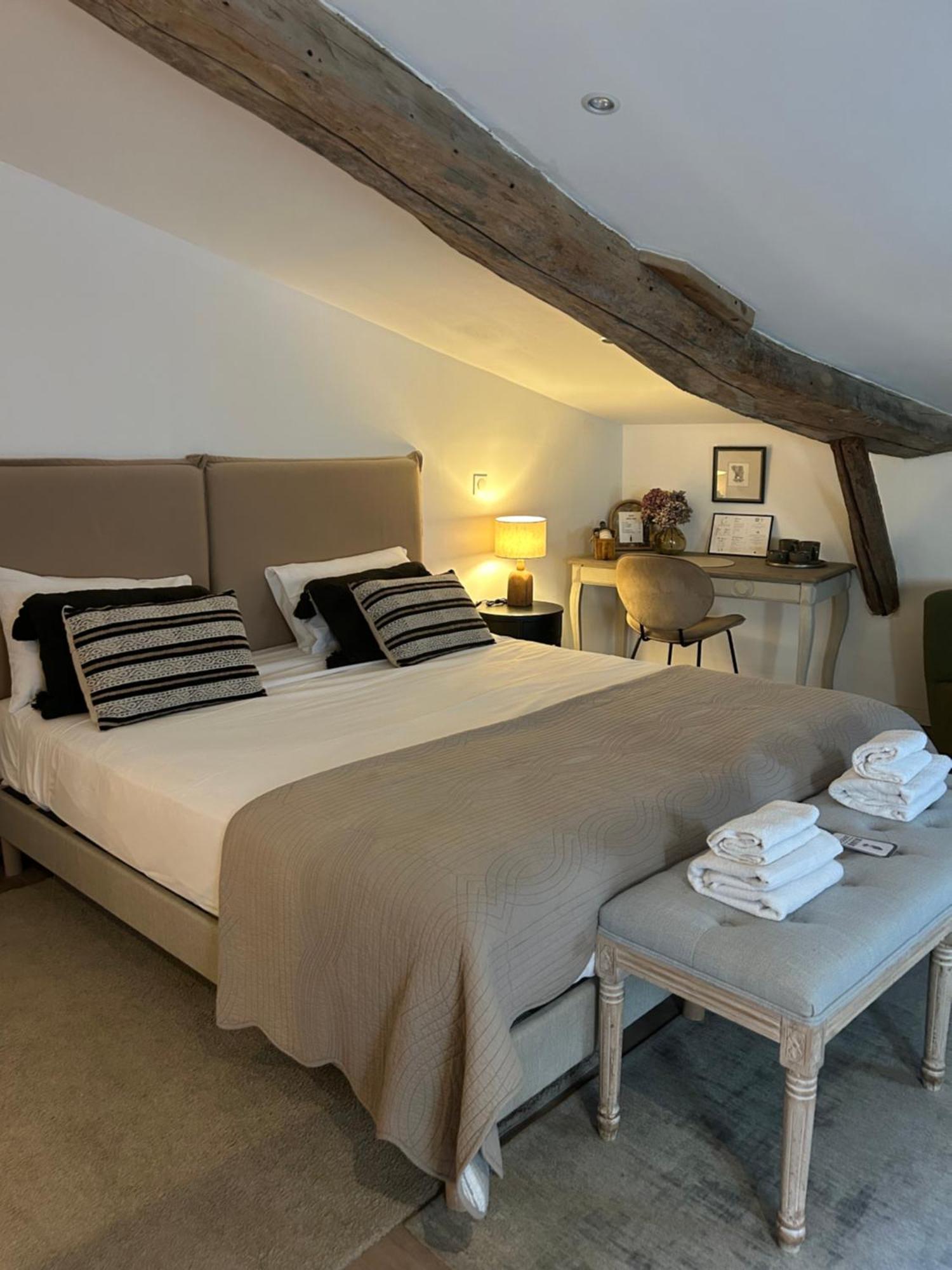 Deluxe King Suite