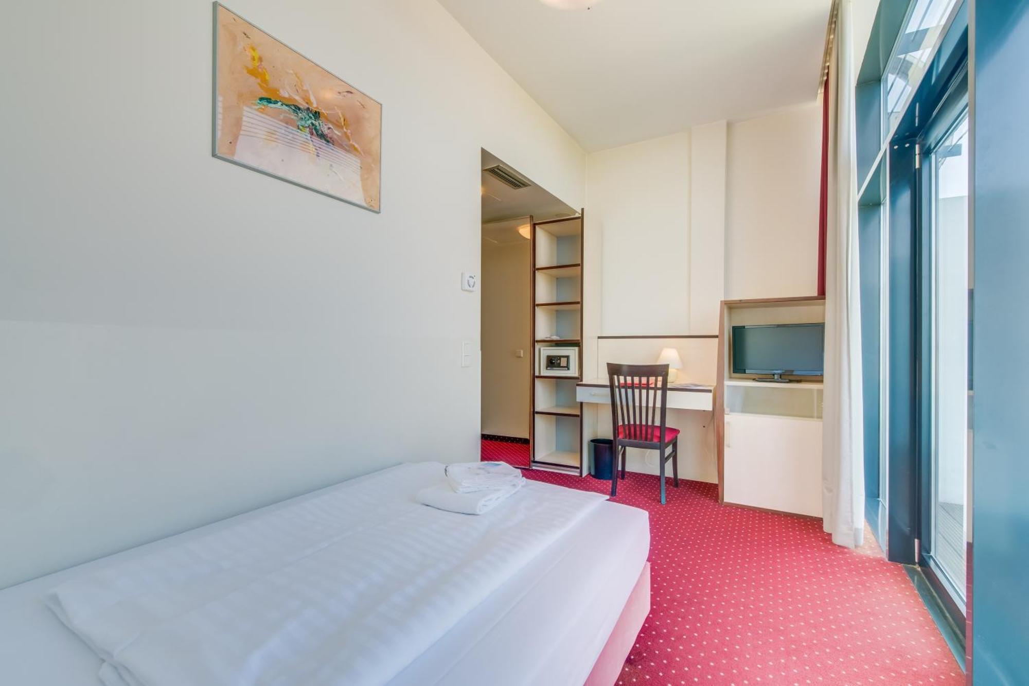 Single Room Terrace