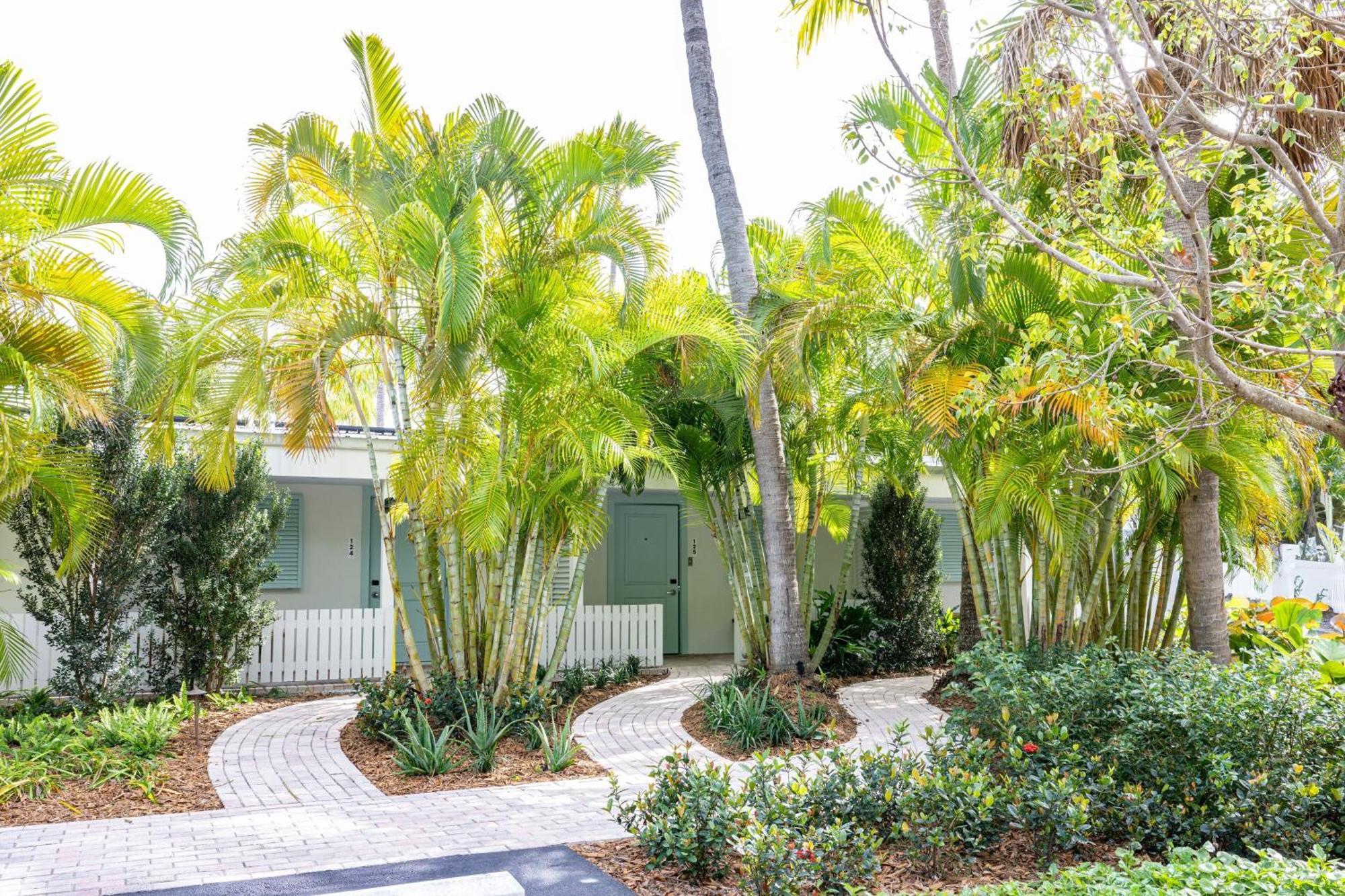 Brand New Tropical View Bungalow King