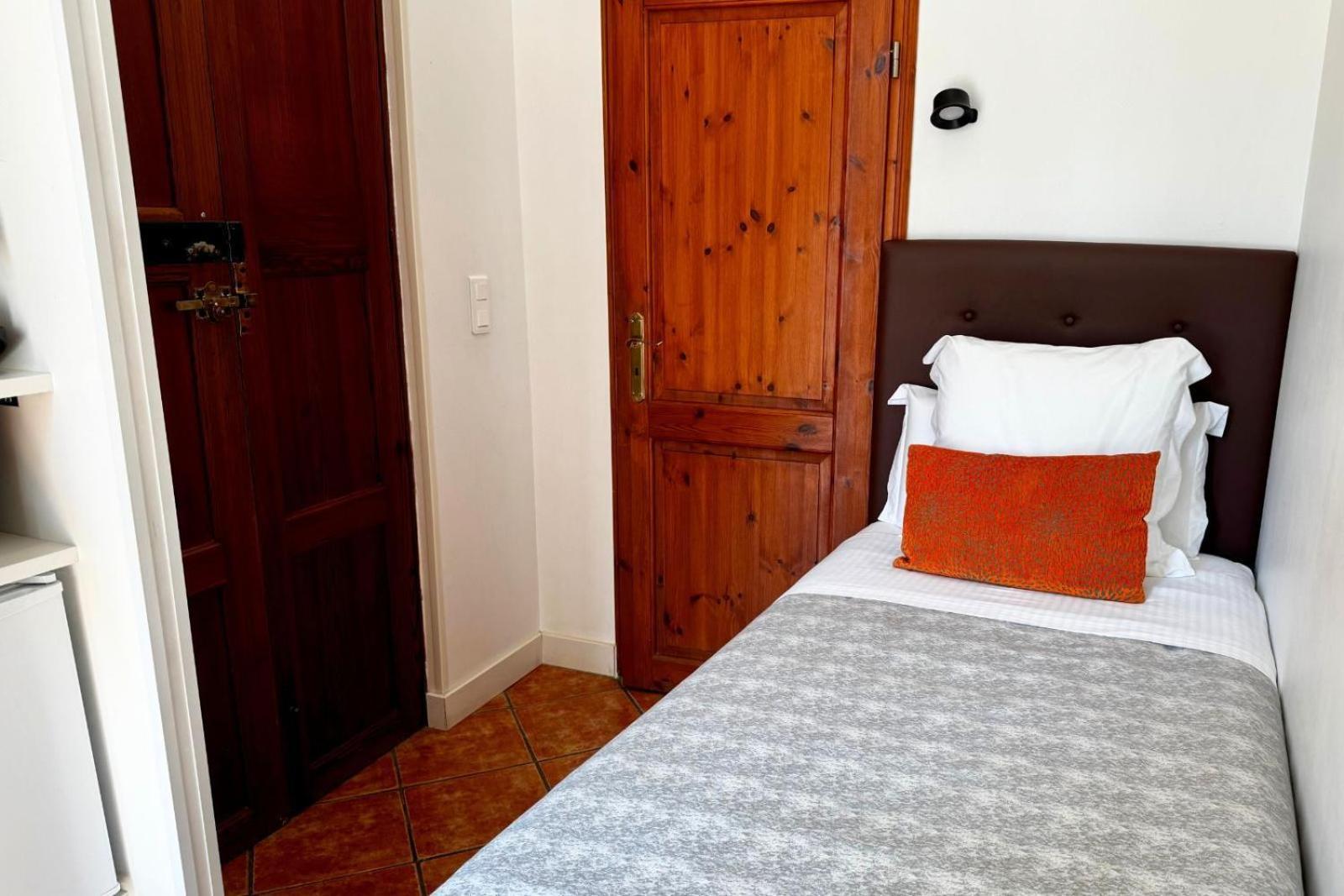 Single Room Mountain View
