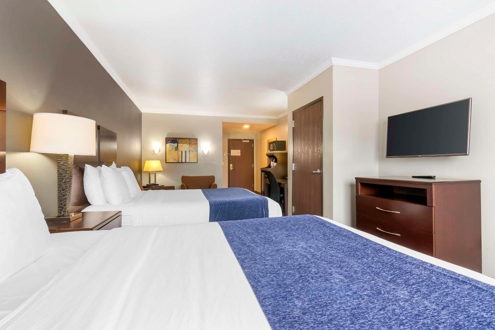 Queen Room Two Queen Beds