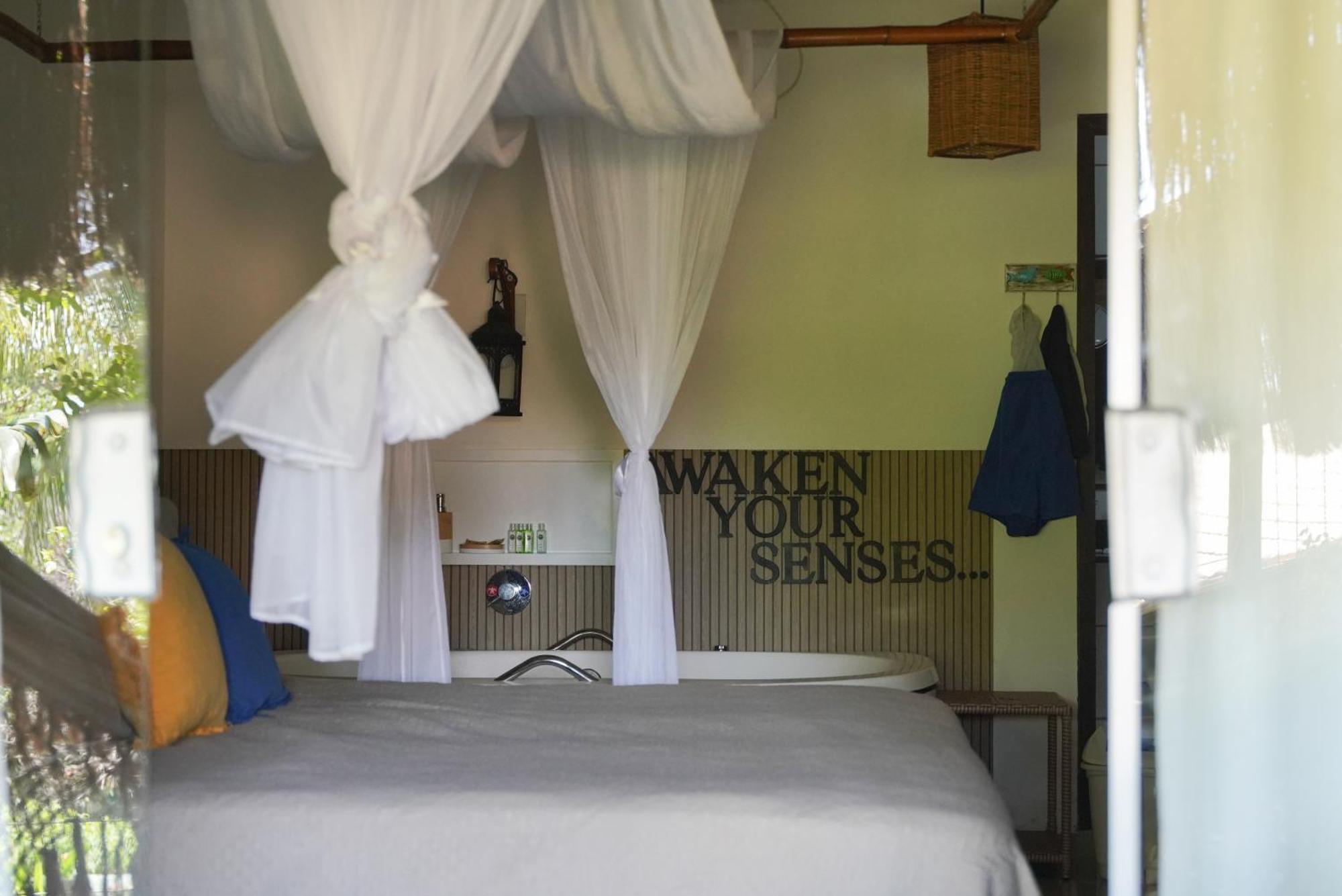 Deluxe Double Room Bath