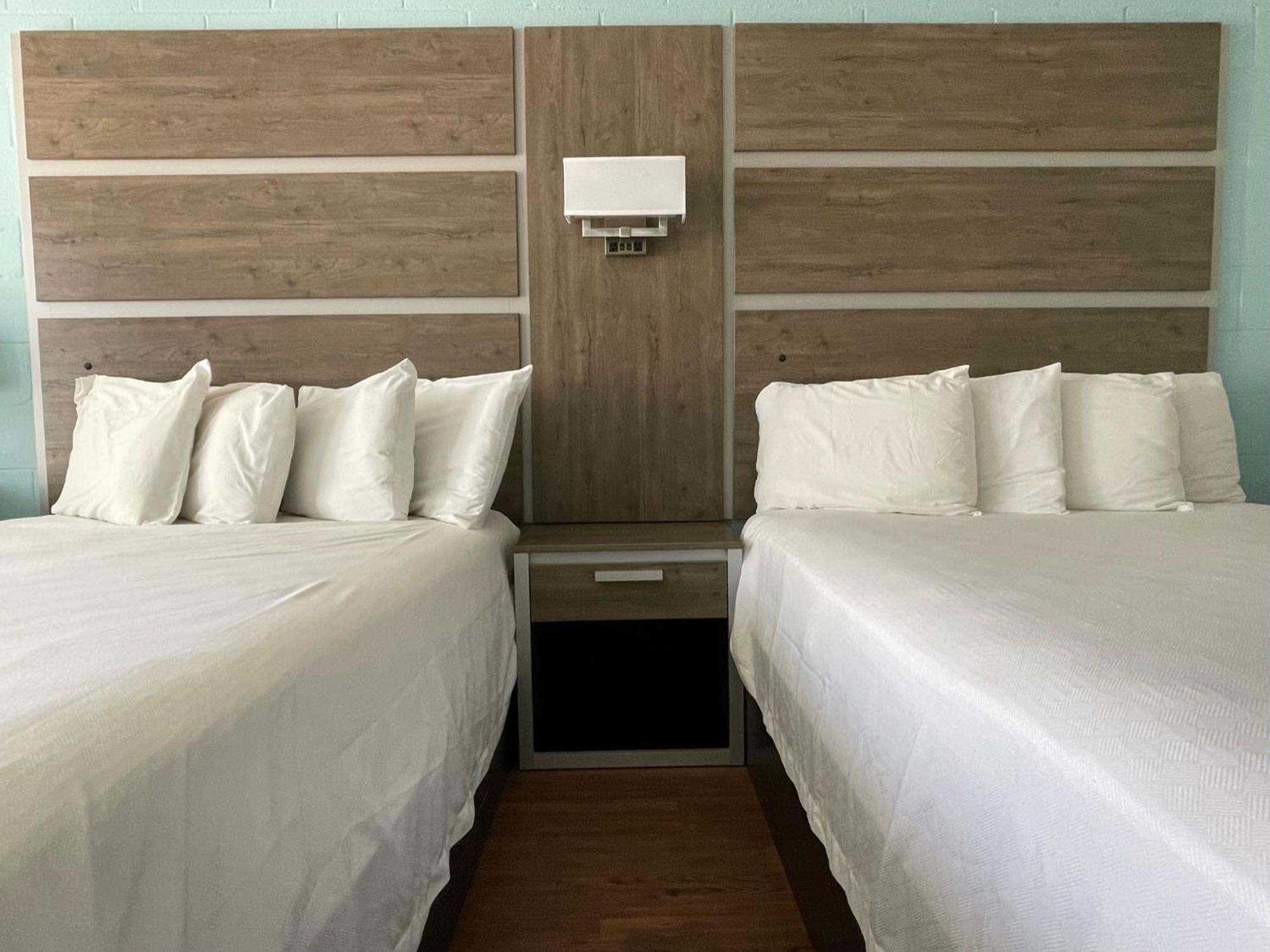 Standard Queen Room
