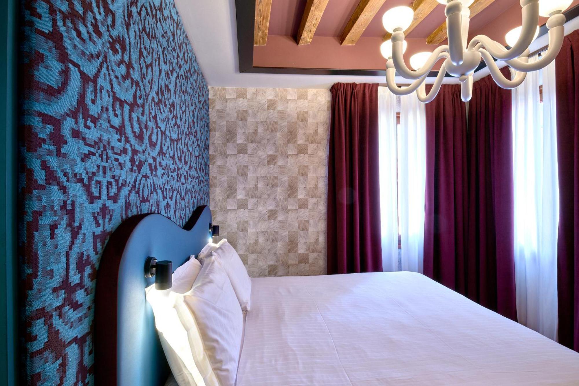 Deluxe Double Room Canal View