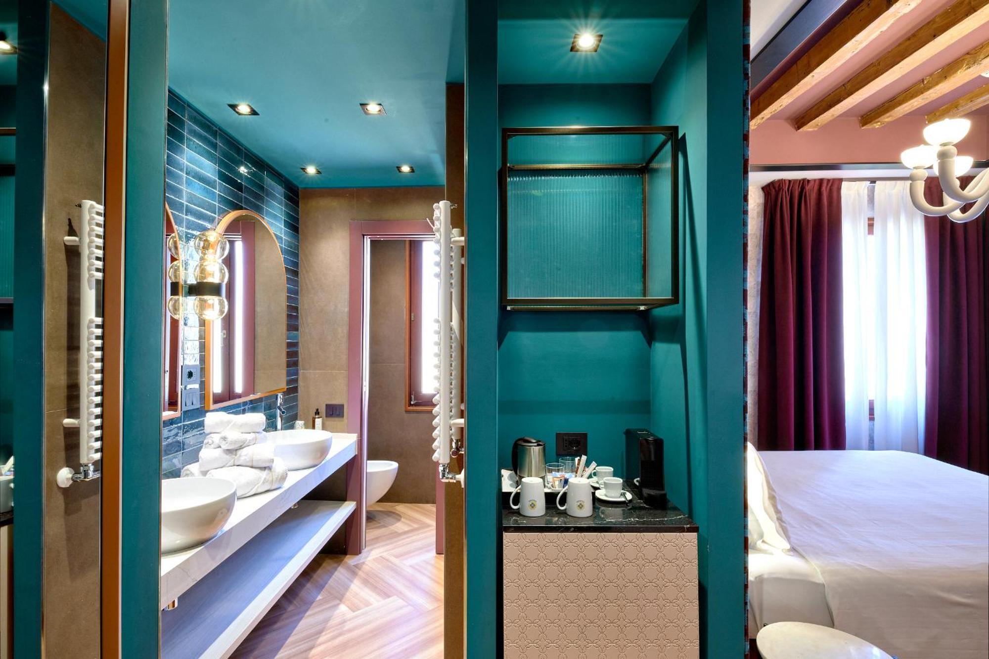 Deluxe Double Room Canal View
