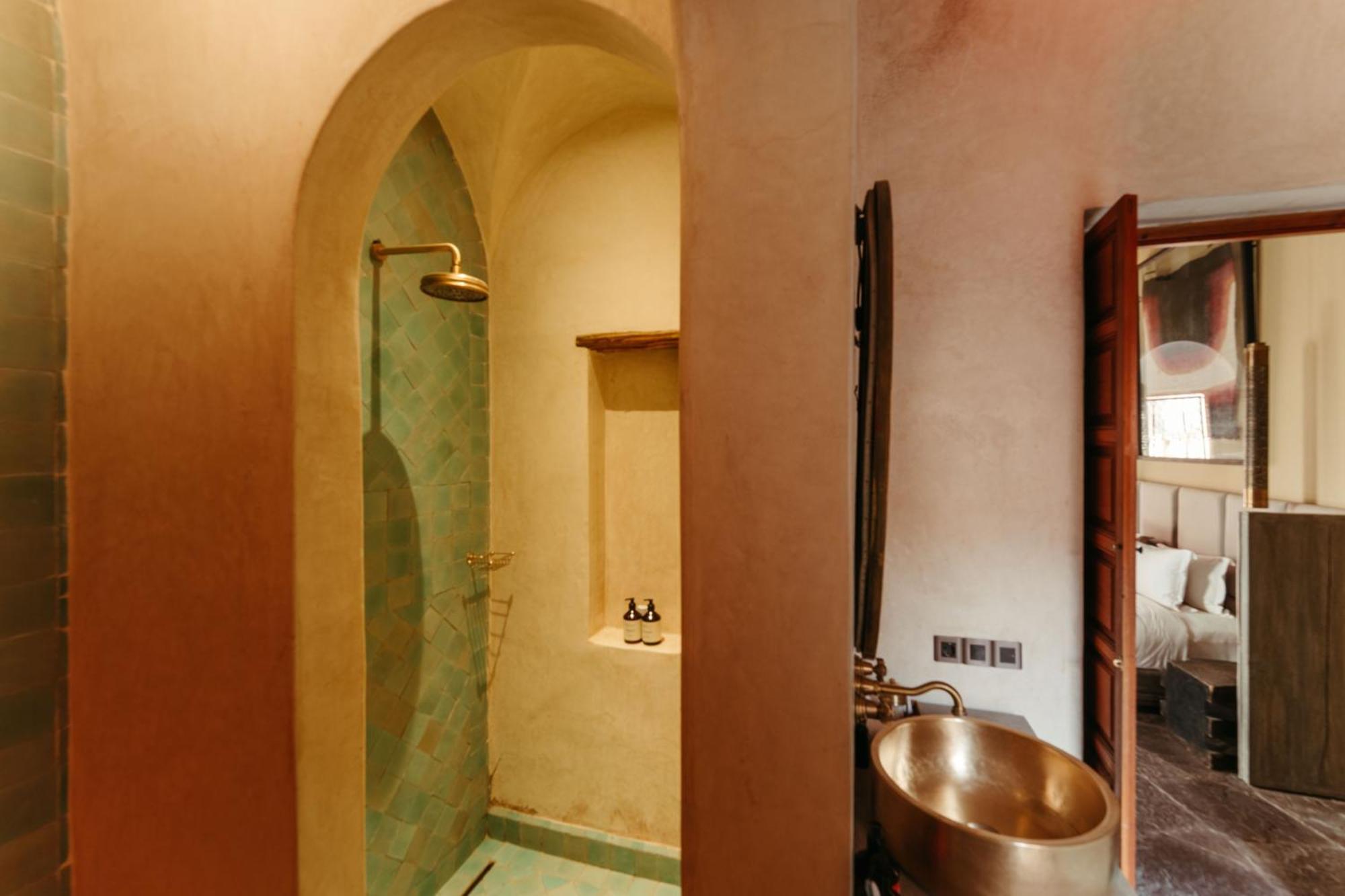Deluxe King Suite