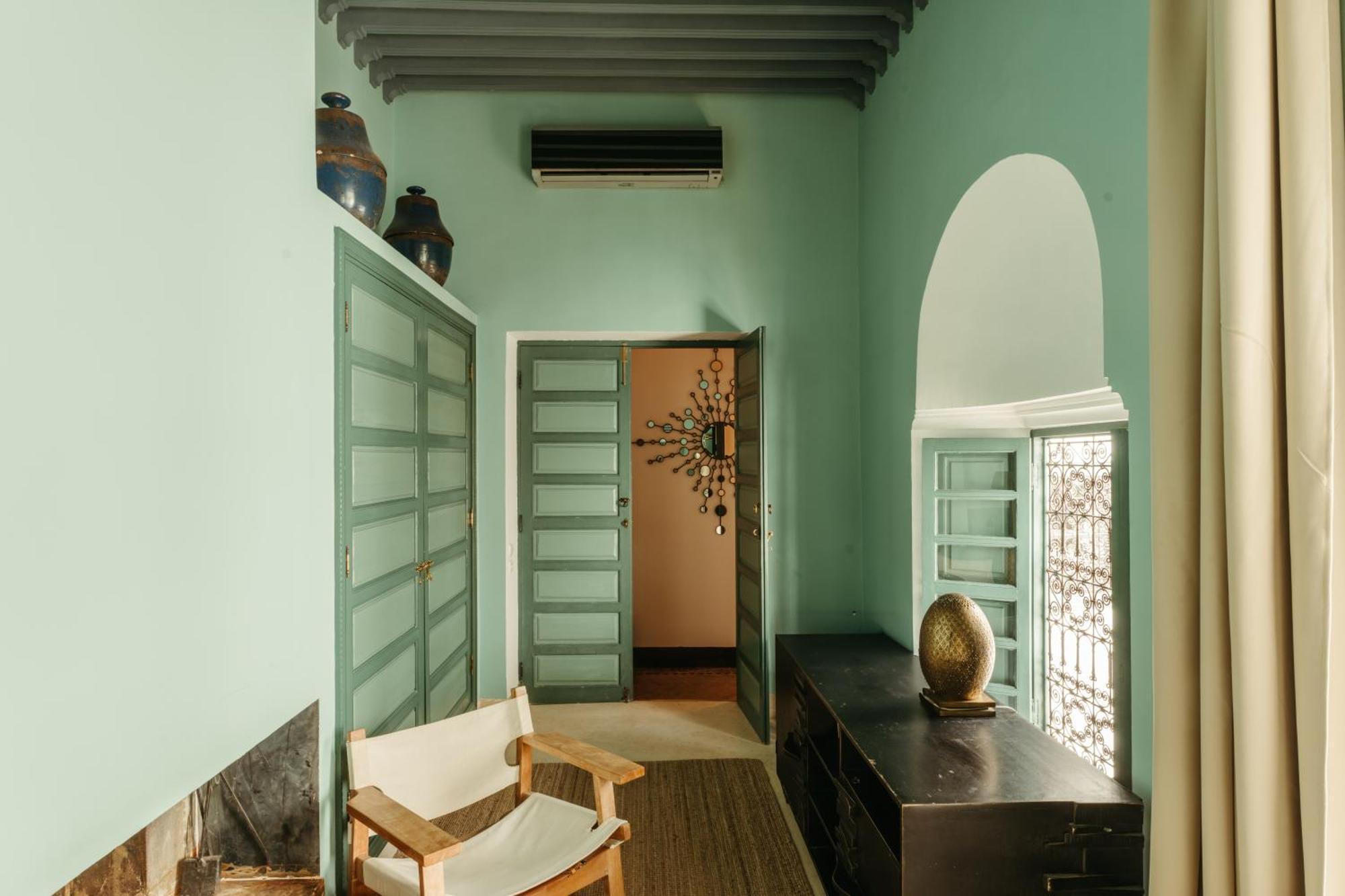 Ennafora Suite
