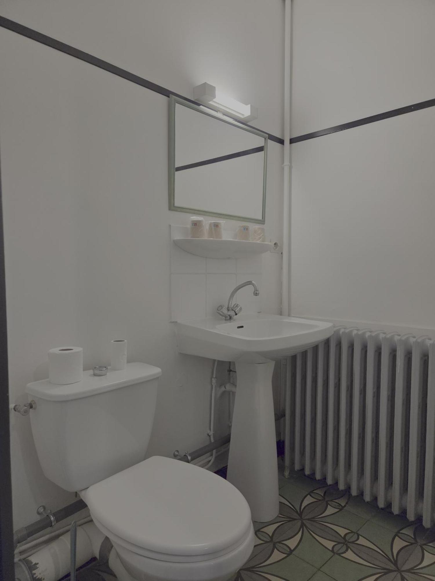 Chambre Quadruple avec Salle de Bains Commune