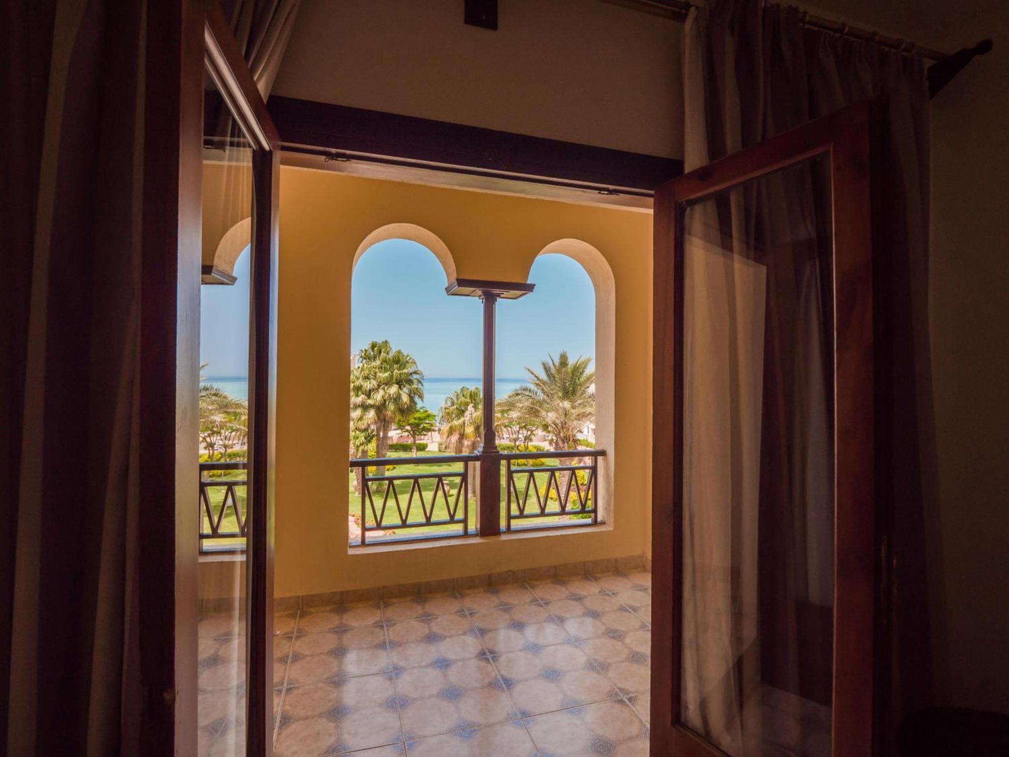 Premium Pool view Room