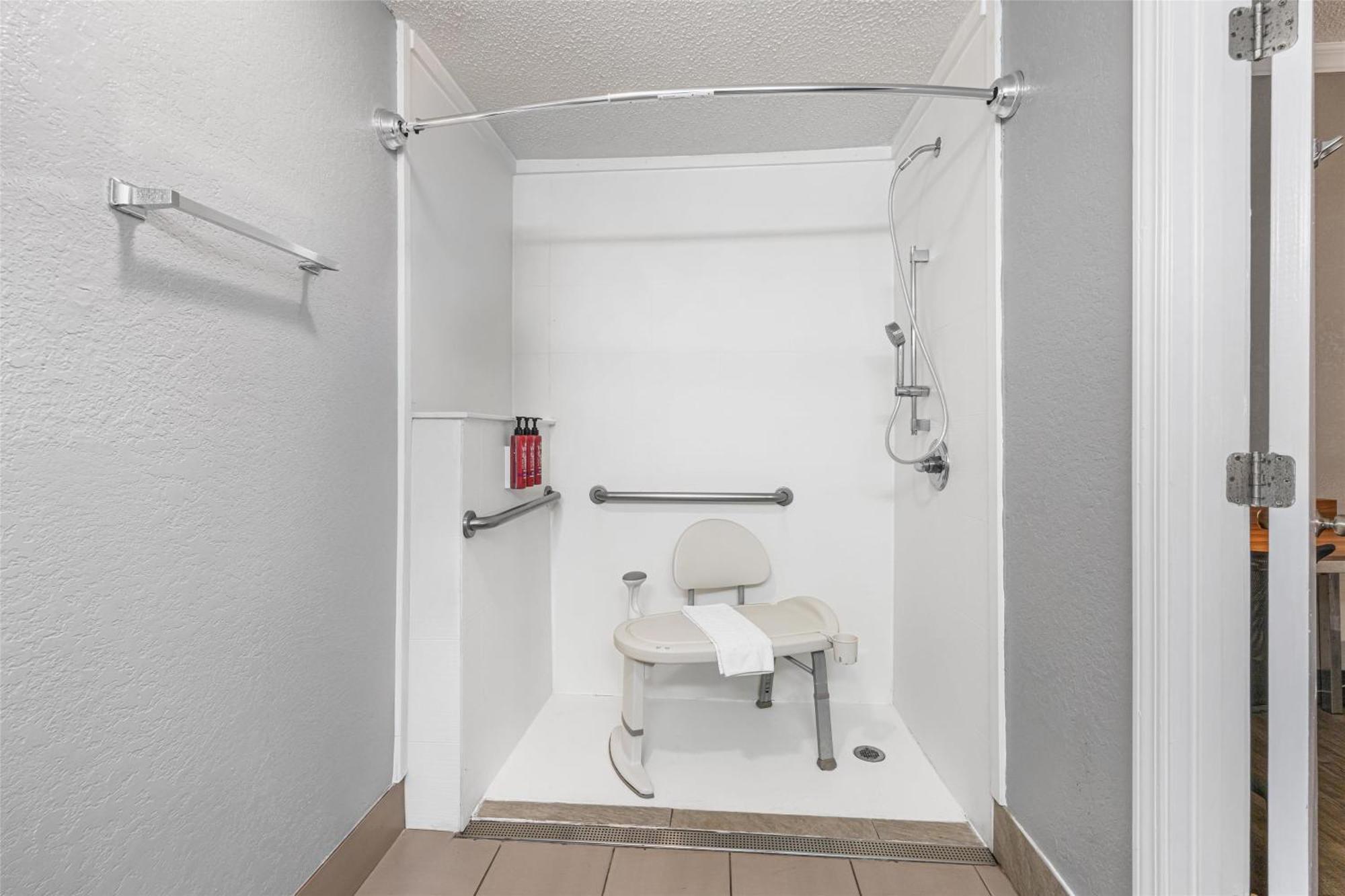 Double Room with Two Double Beds - Mobility Accessible/Non-Smoking
