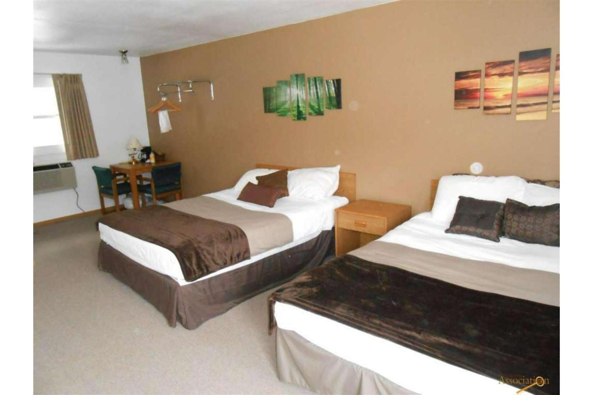 2 Queen Beds Non-Smoking