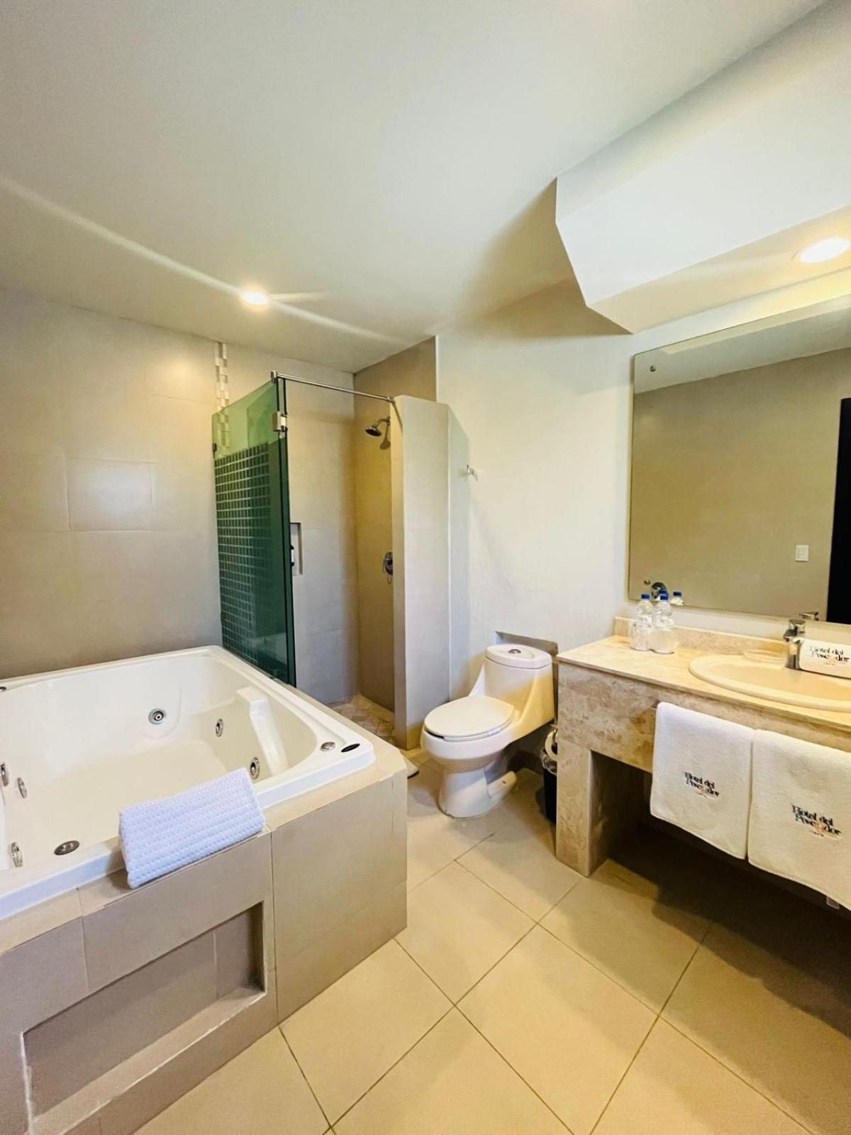King Room with Spa Bath