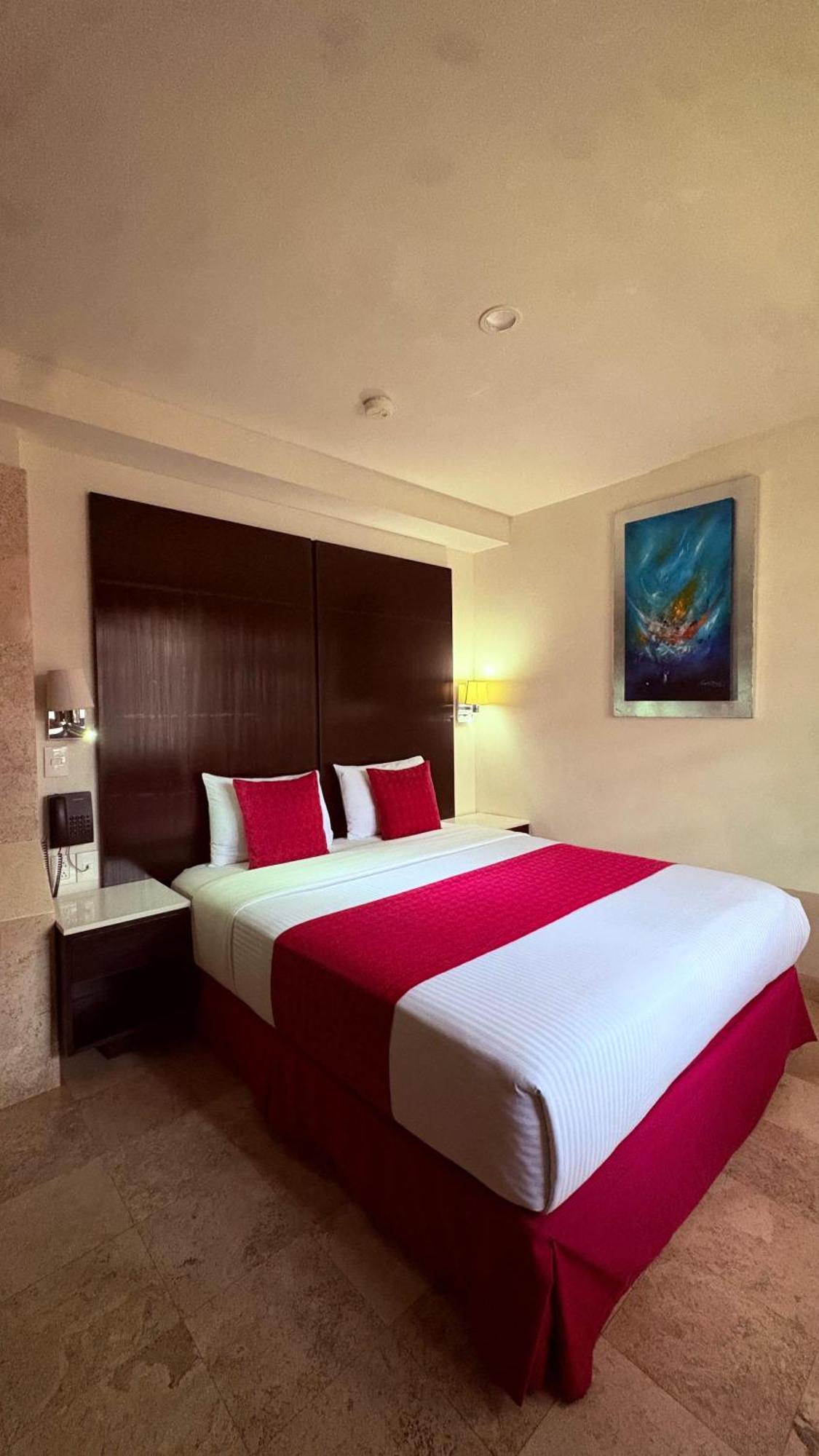 Queen Room with Spa Bath