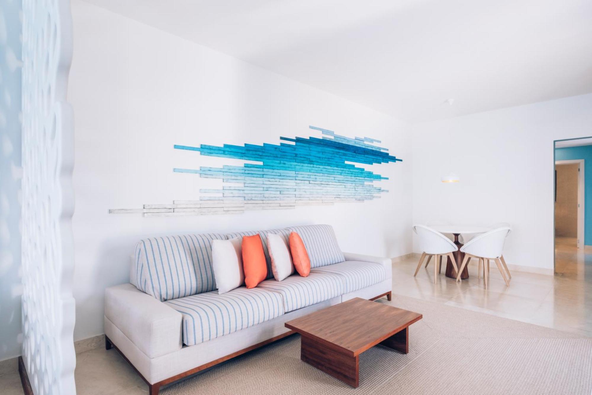 Junior Suite Ocean Front Corner