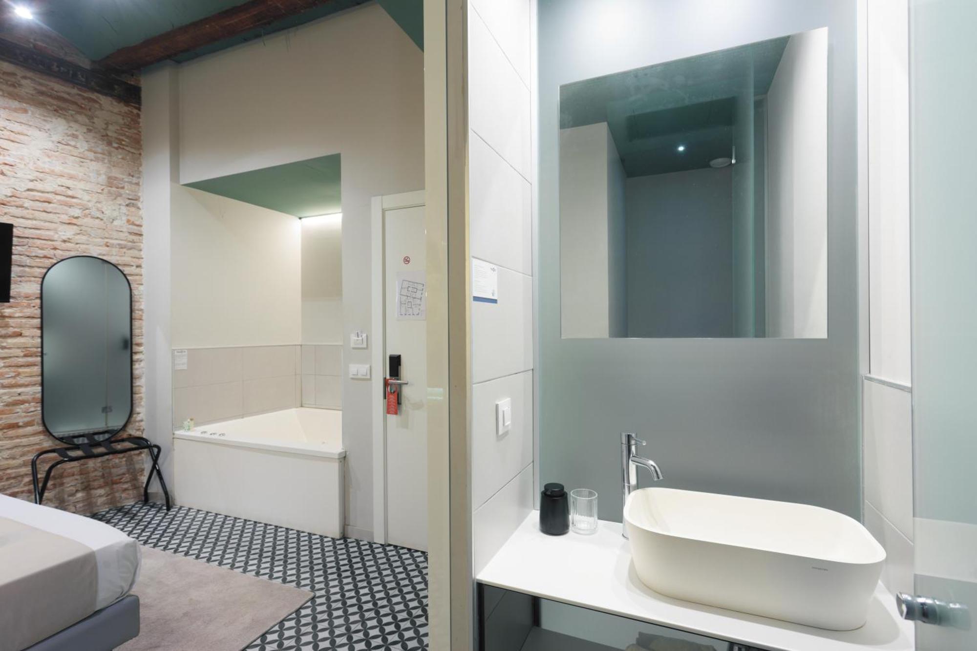 Interior double Room Spa Bath