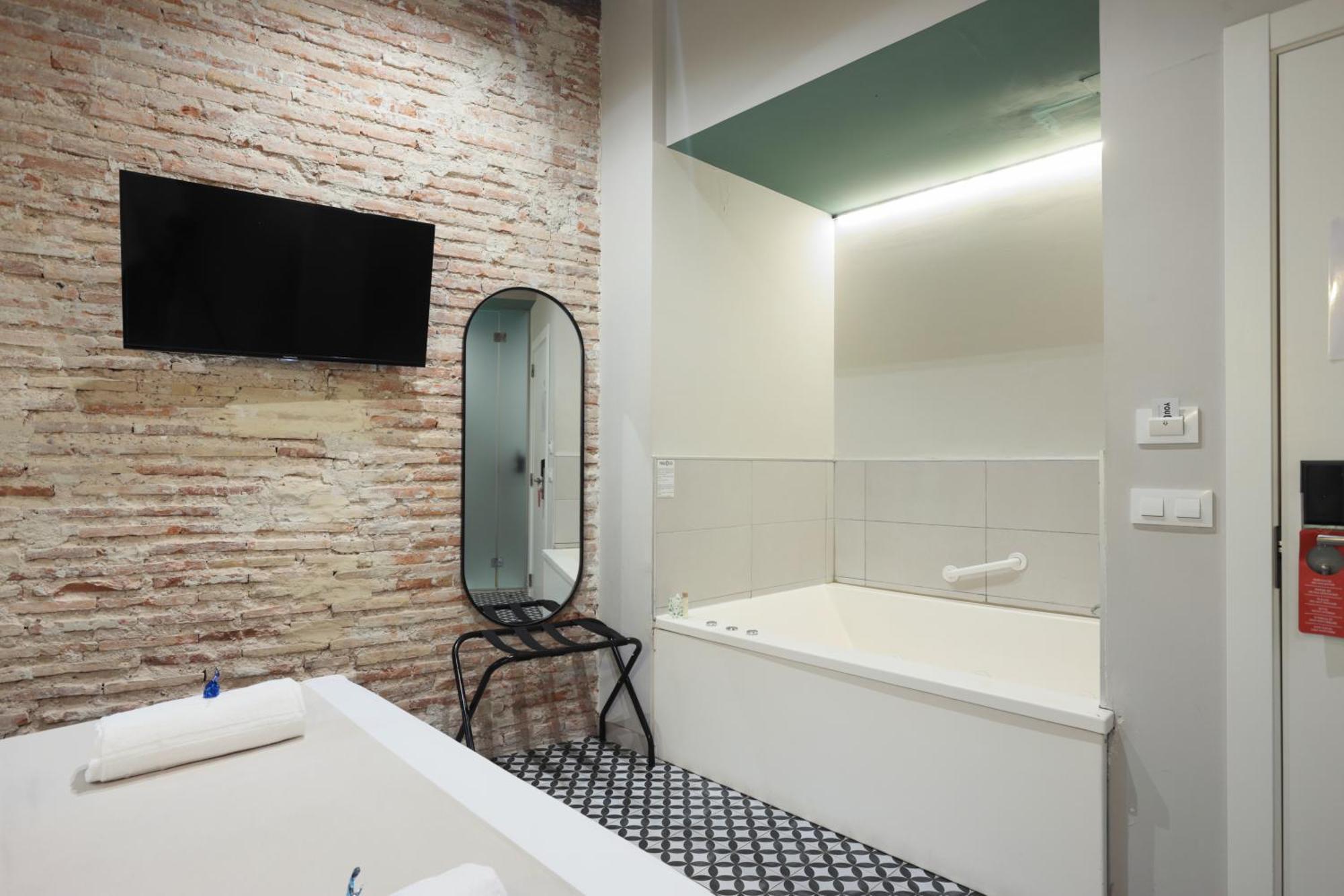 Interior double Room Spa Bath