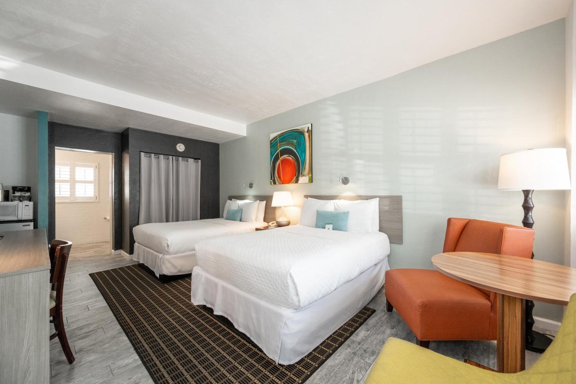 Queen Room with Two Queen Beds,1698933552:JPEG
