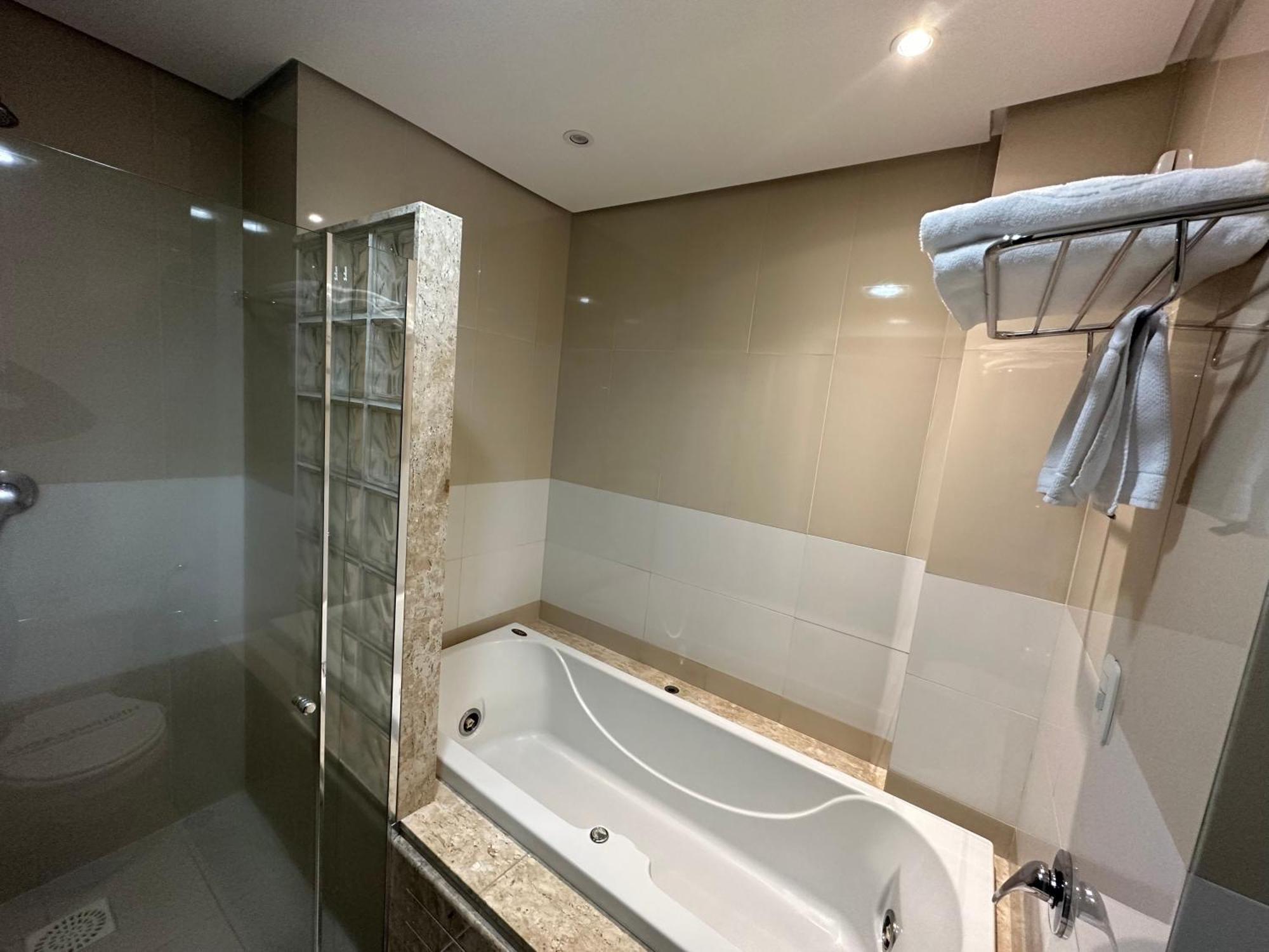Suite Spa Bath