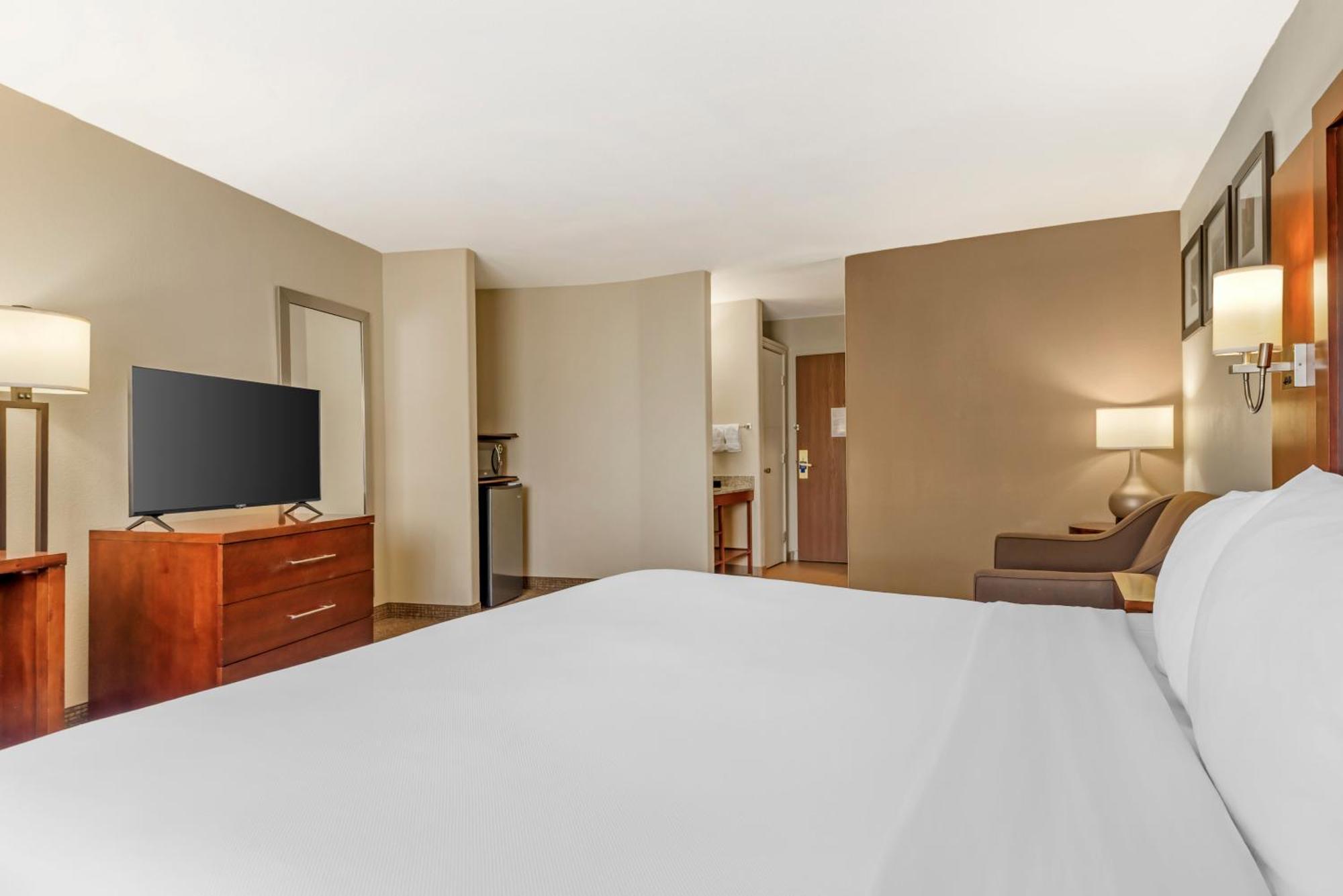 King Suite,1688824348:JPEG