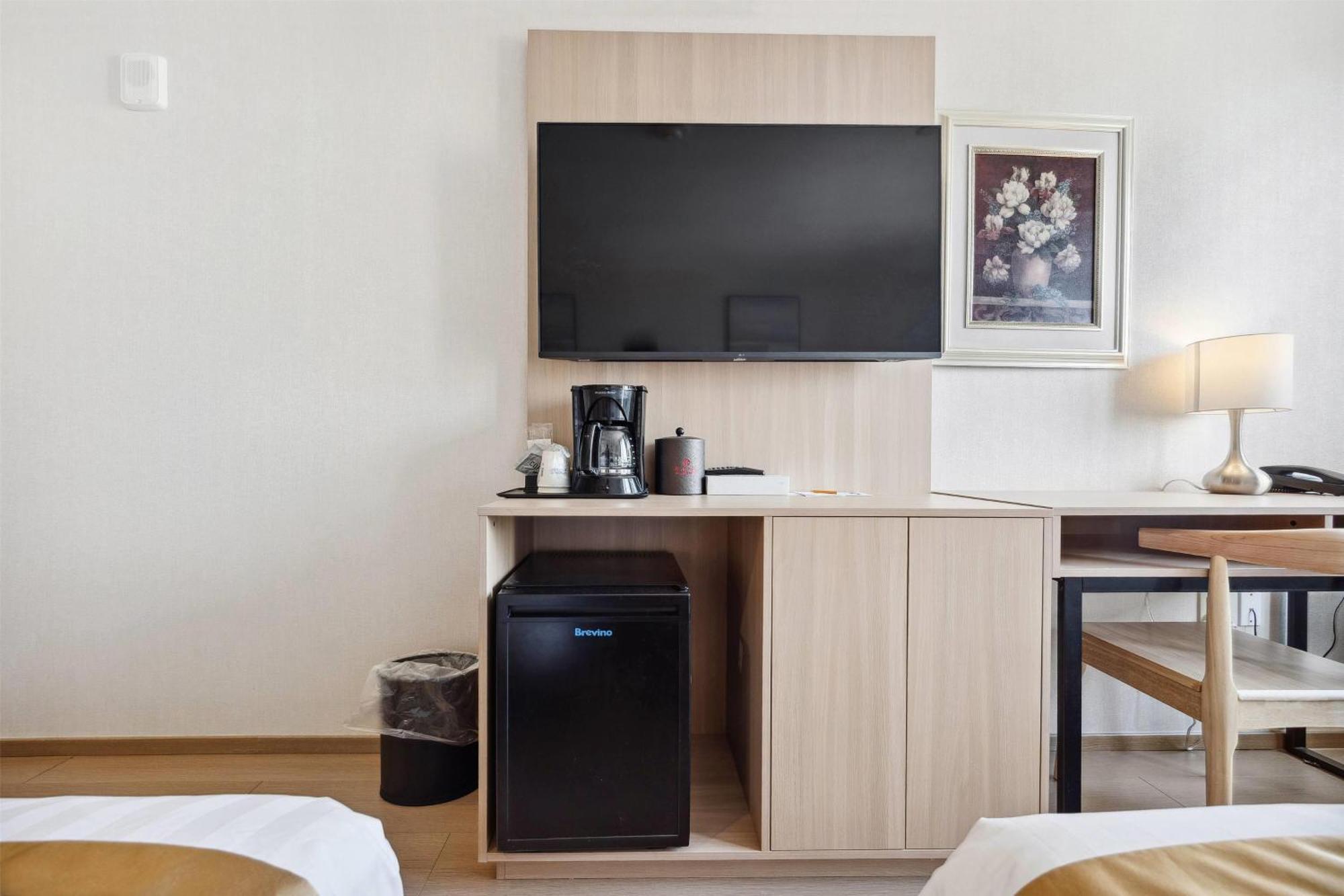Double Room Two Double Beds Bath Tub Non-Smoking
