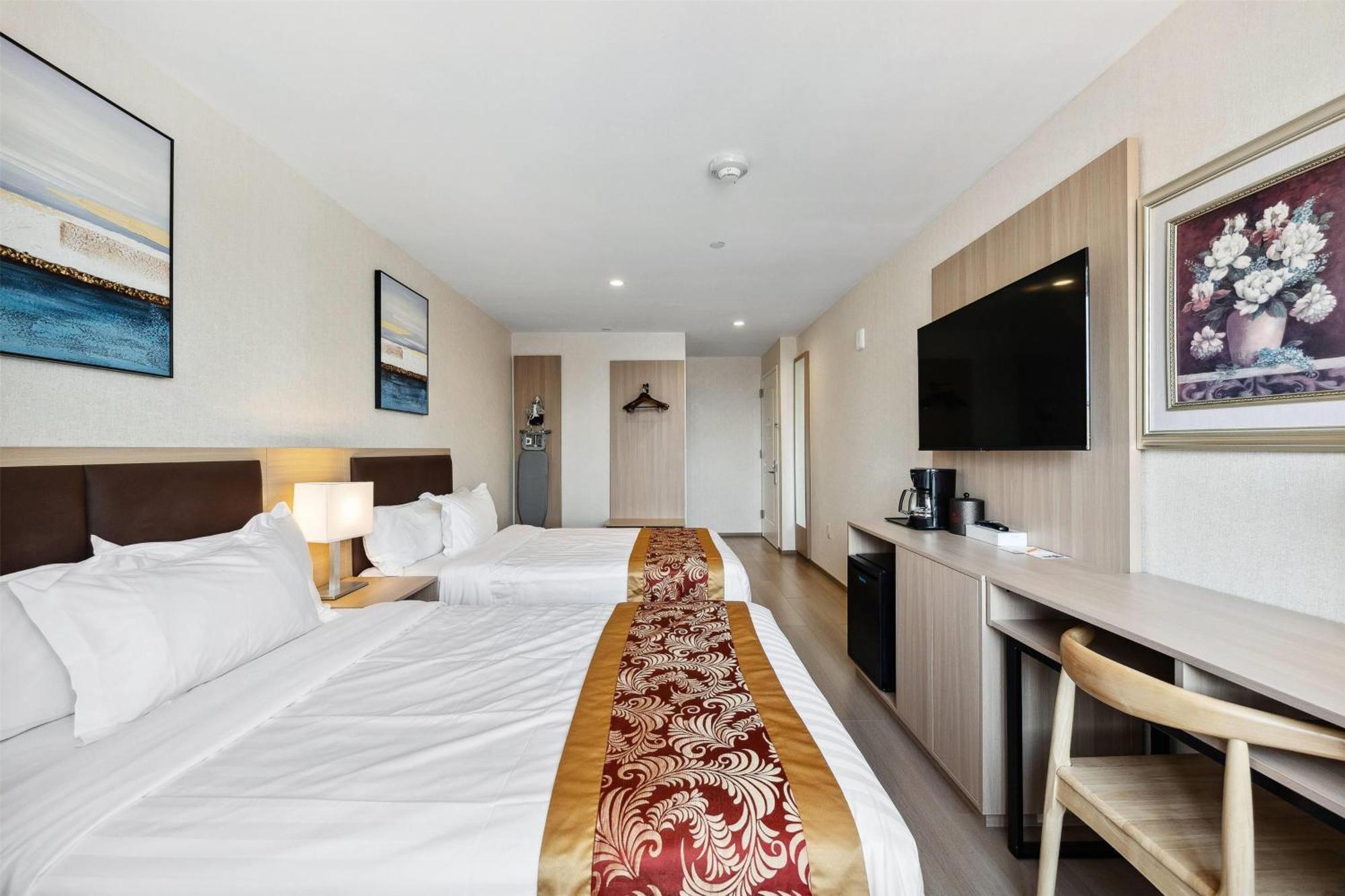 Double Room Two Double Beds Bath Tub Non-Smoking