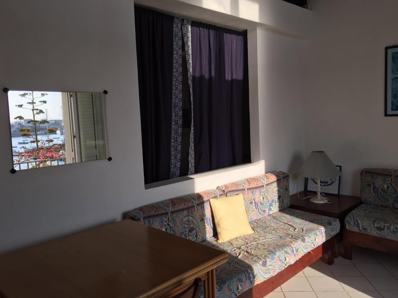 Appartamento con 2 Camere da Letto e Vista Mare