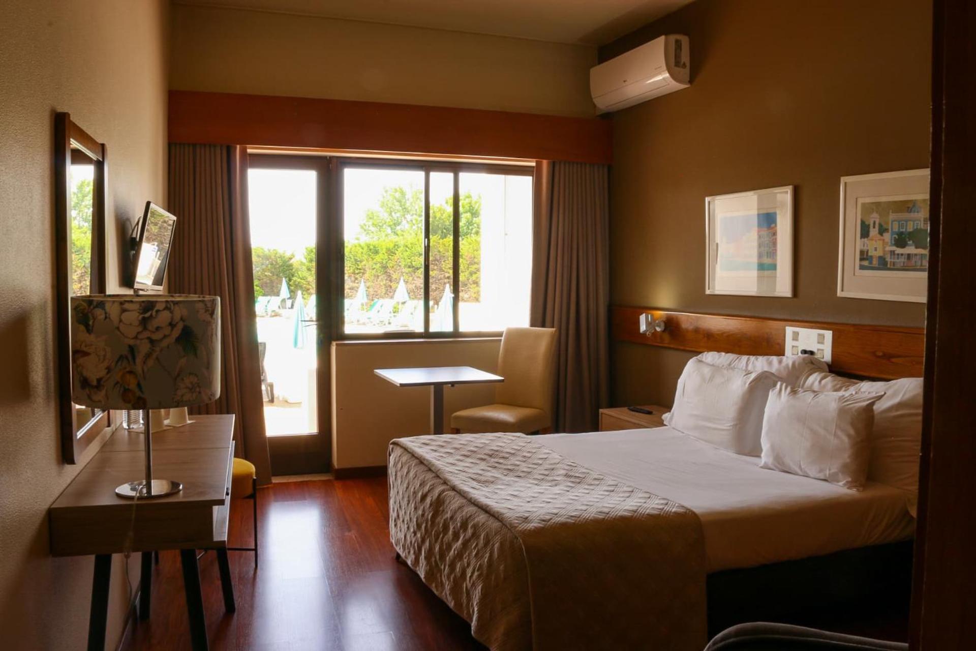 Double or Twin Room with Pool View,1689822464:JPEG