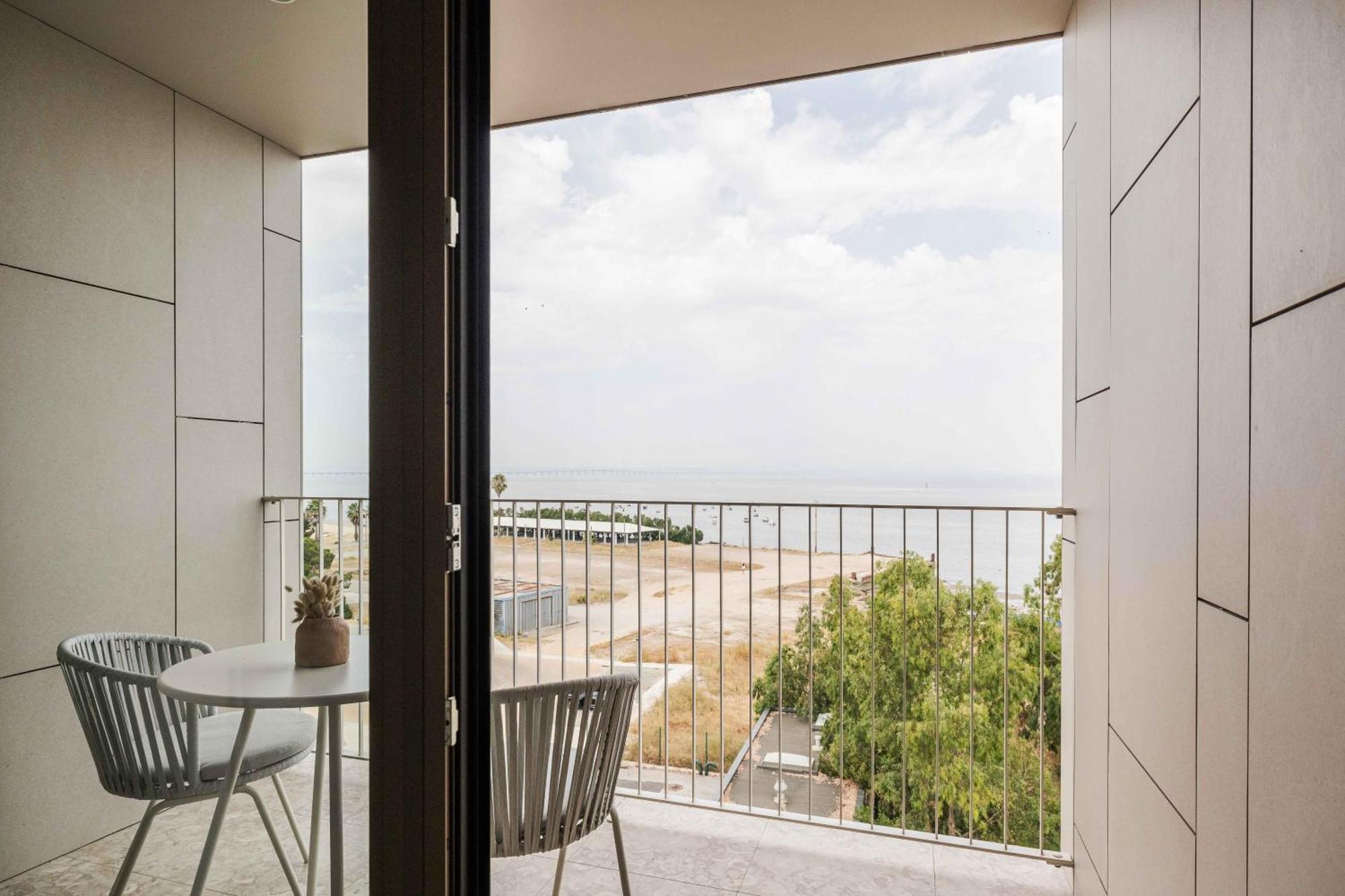 Double or Twin Room River View