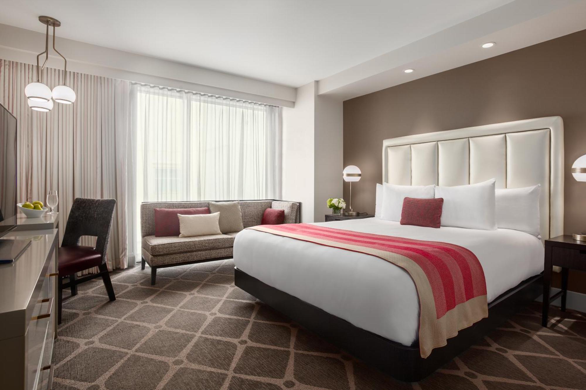 Deluxe King Room