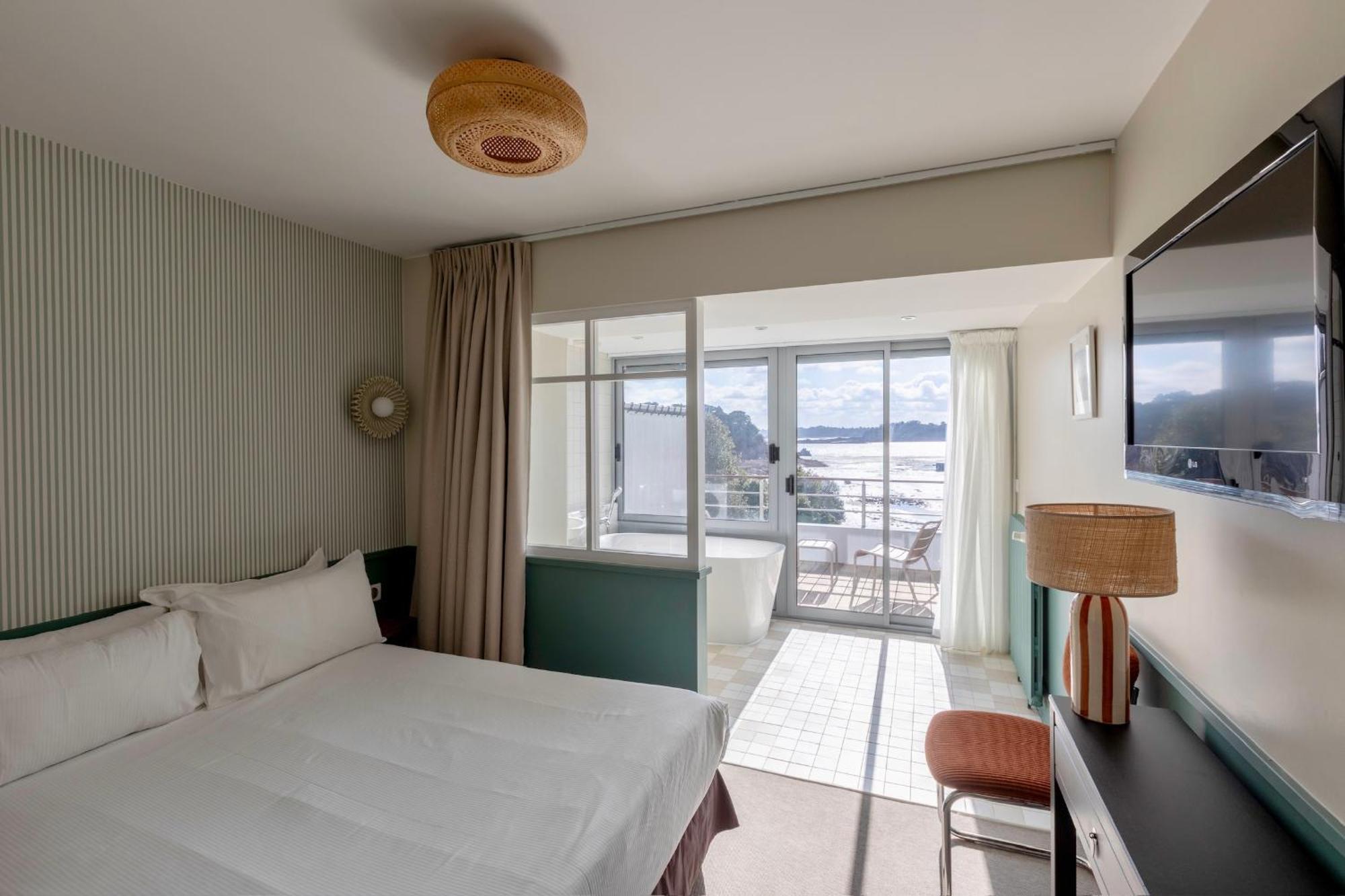 Deluxe Room Sea View,1689827562:JPEG