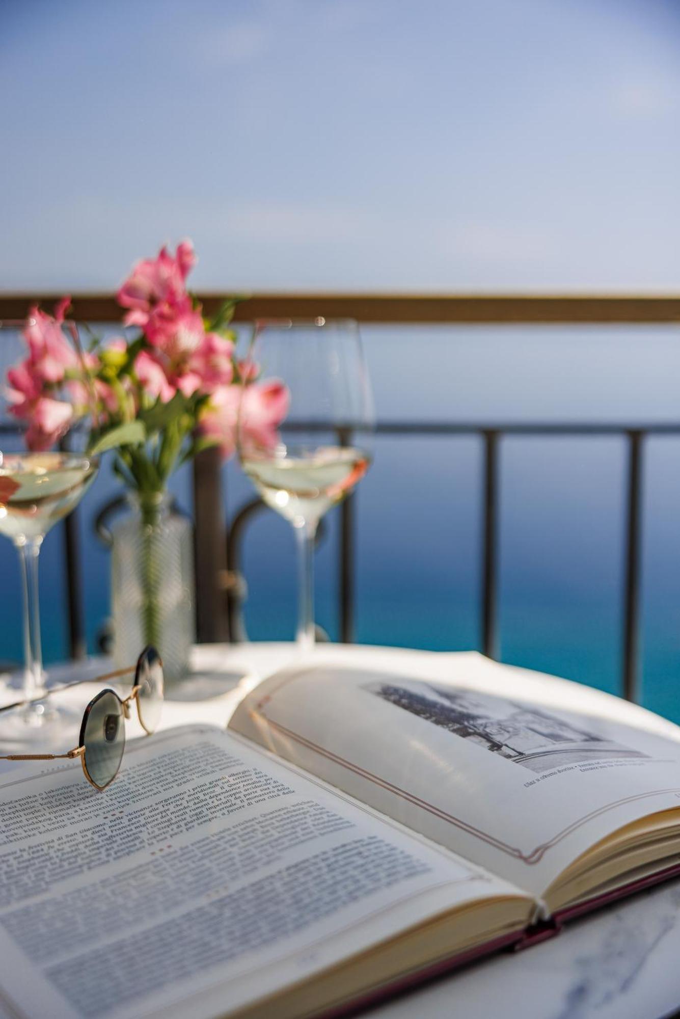 Superior Double Room Balcony Sea View