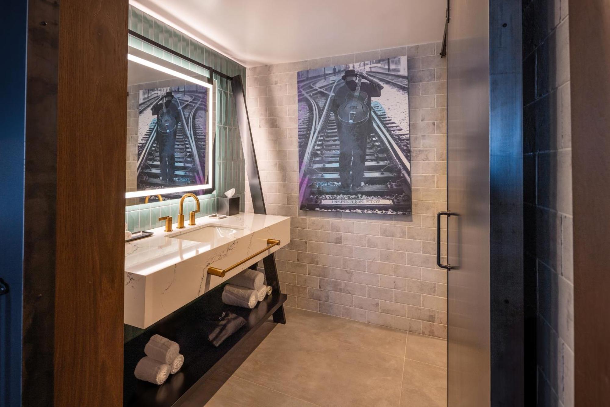 Signature Suite