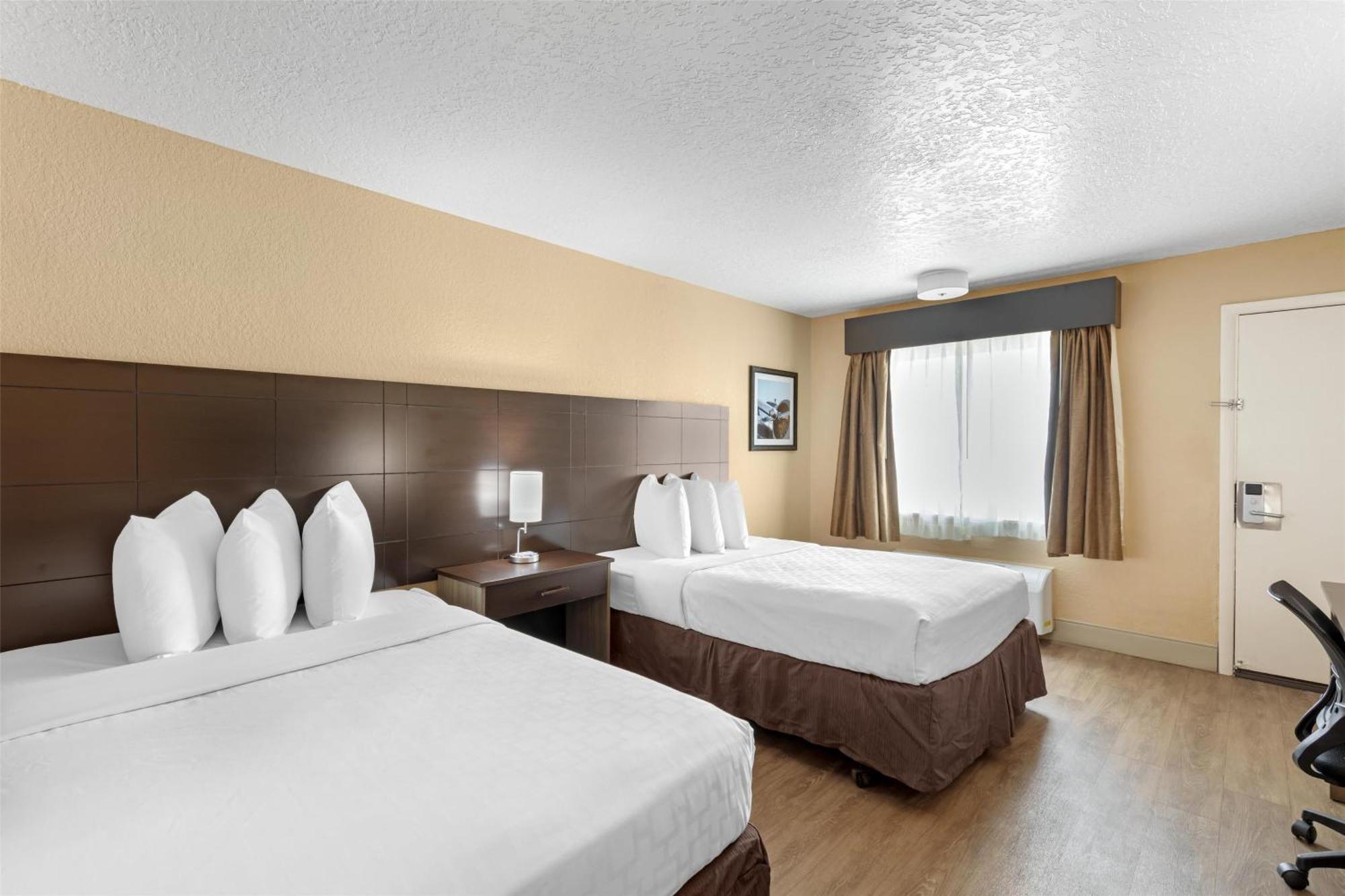 Double Room with Two Double Beds - Smoking