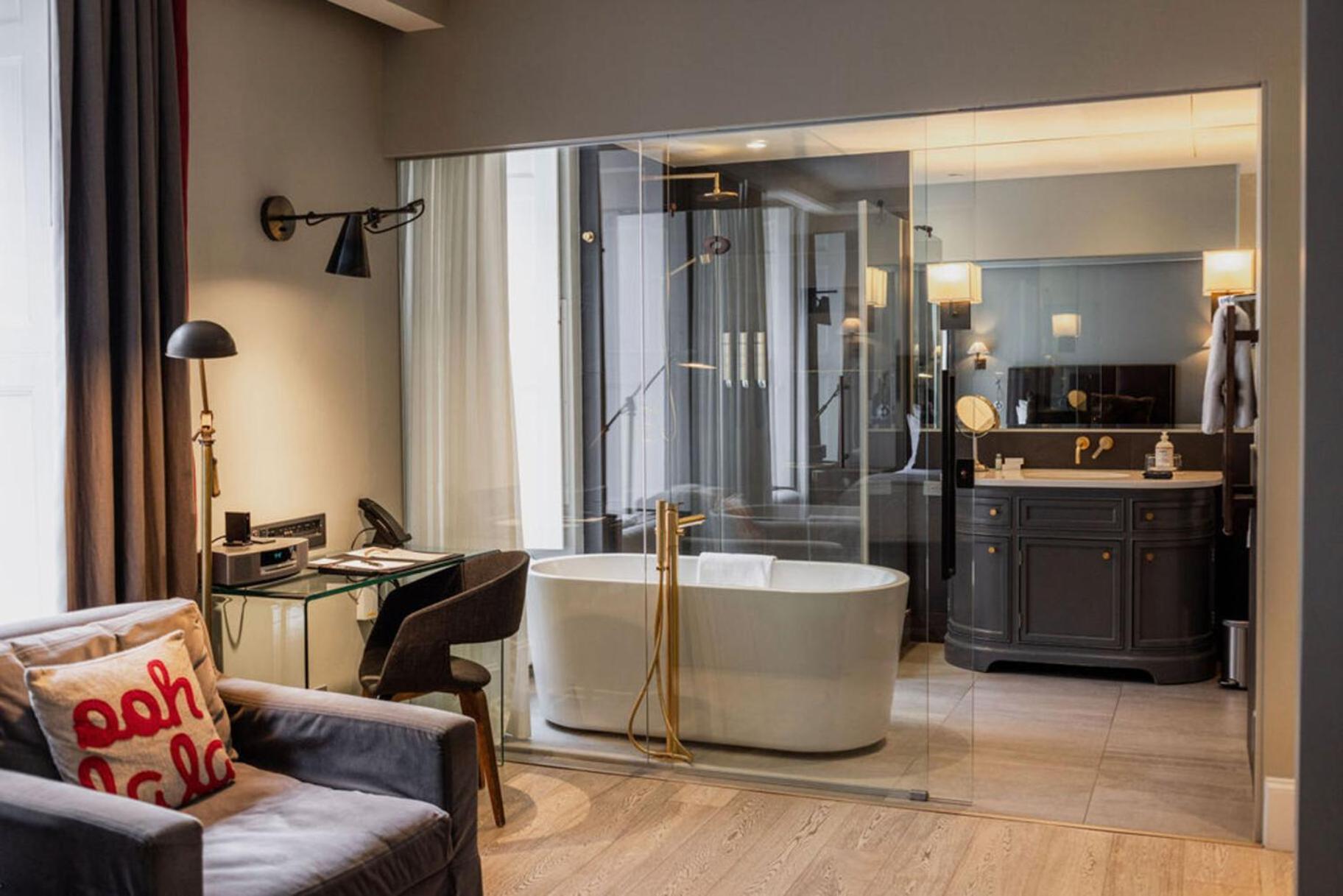 Comfort Queen Room