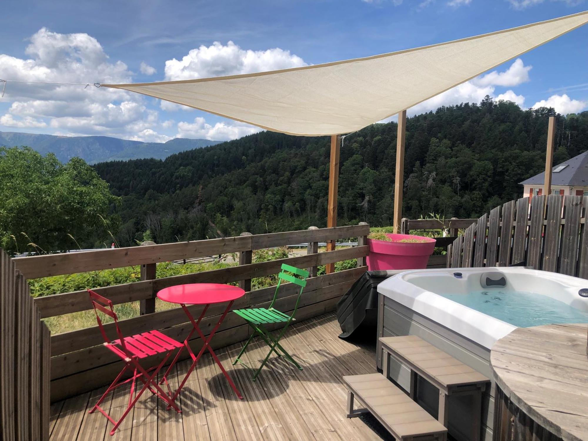 Chambre Double ou lits jumeaux avec terrasse et Jaccuzzi privatif