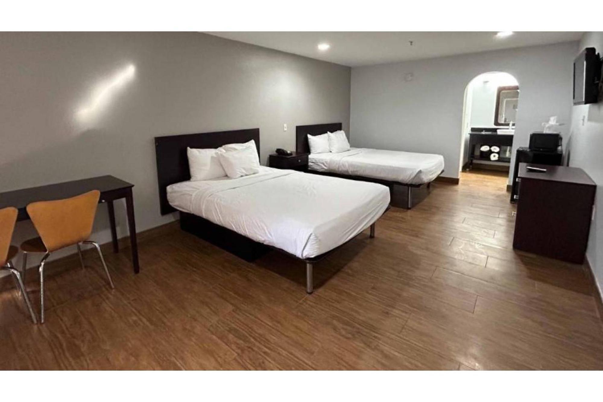 Queen Room Two Queen Beds