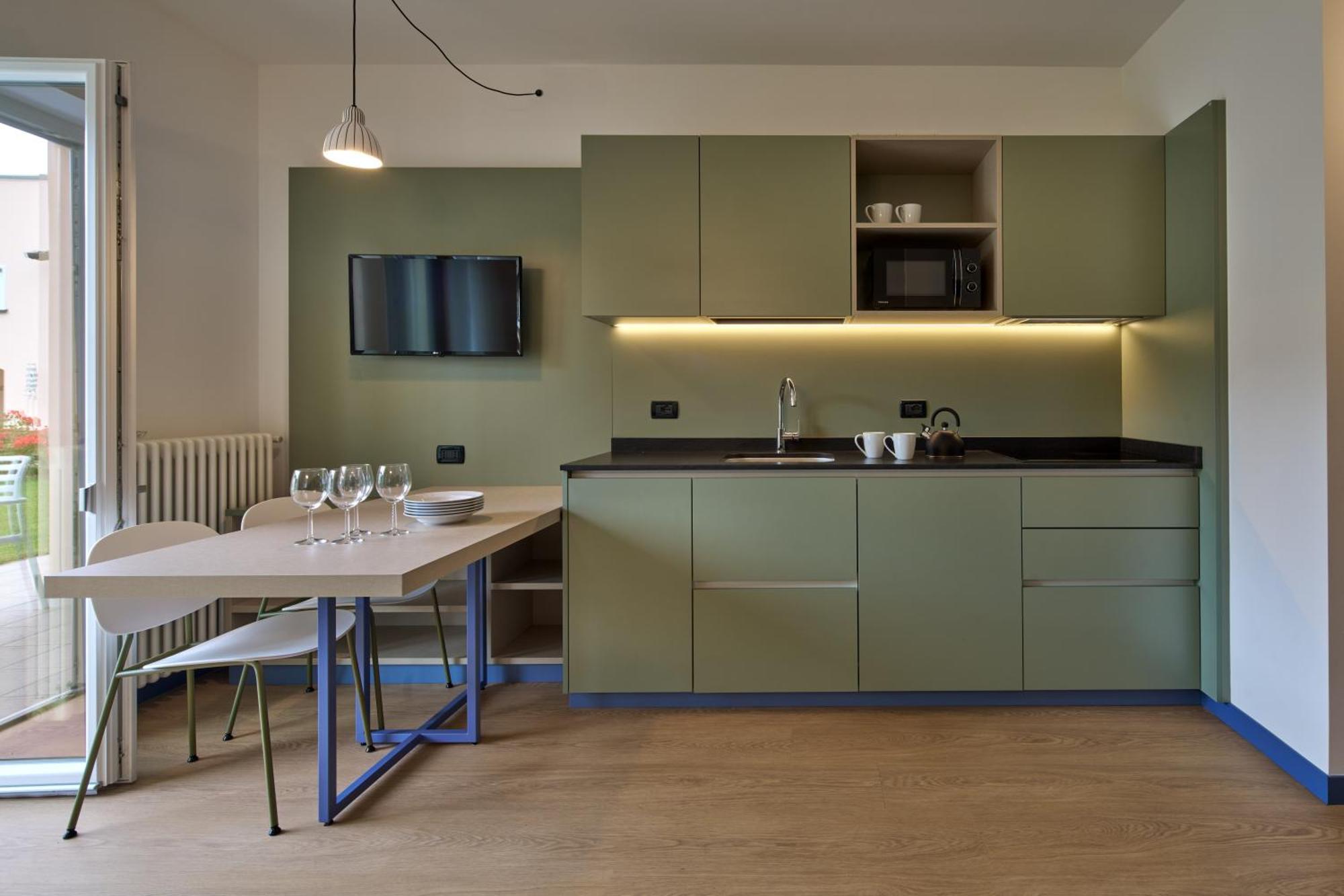 Deluxe One-Bedroom Apartment