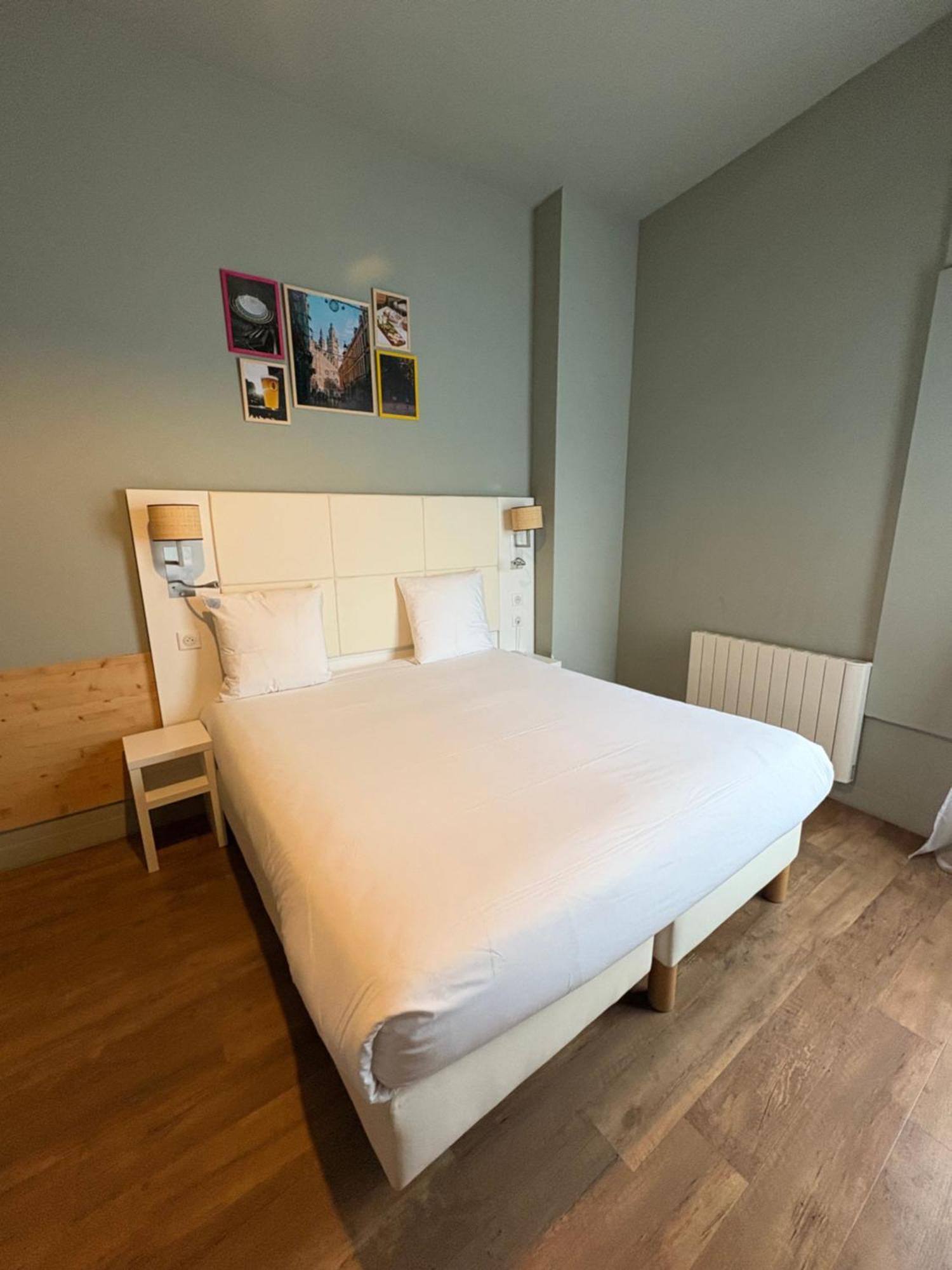 Pop Room Two Single Beds or 1 King Bed no elevator
